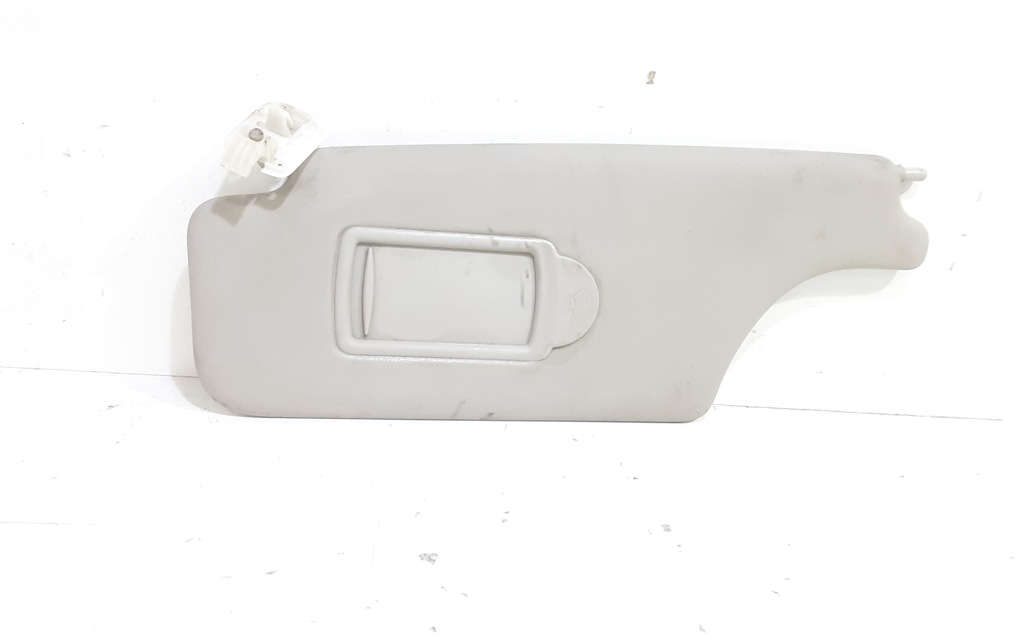 Aletta Parasole Parabrezza Sinistro 8200329035 Usato