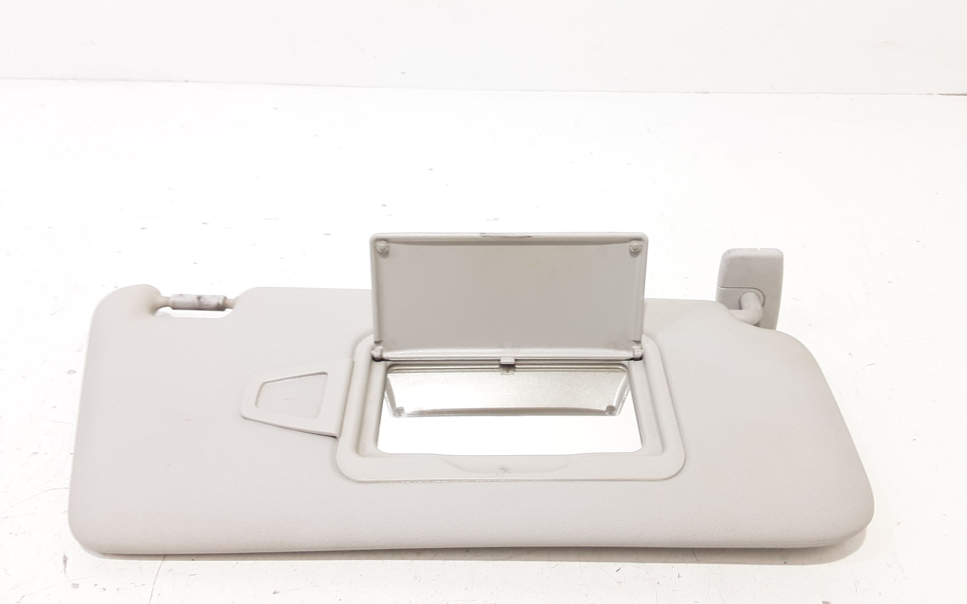 Aletta Parasole Parabrezza Destro A16981002107H48 Usato