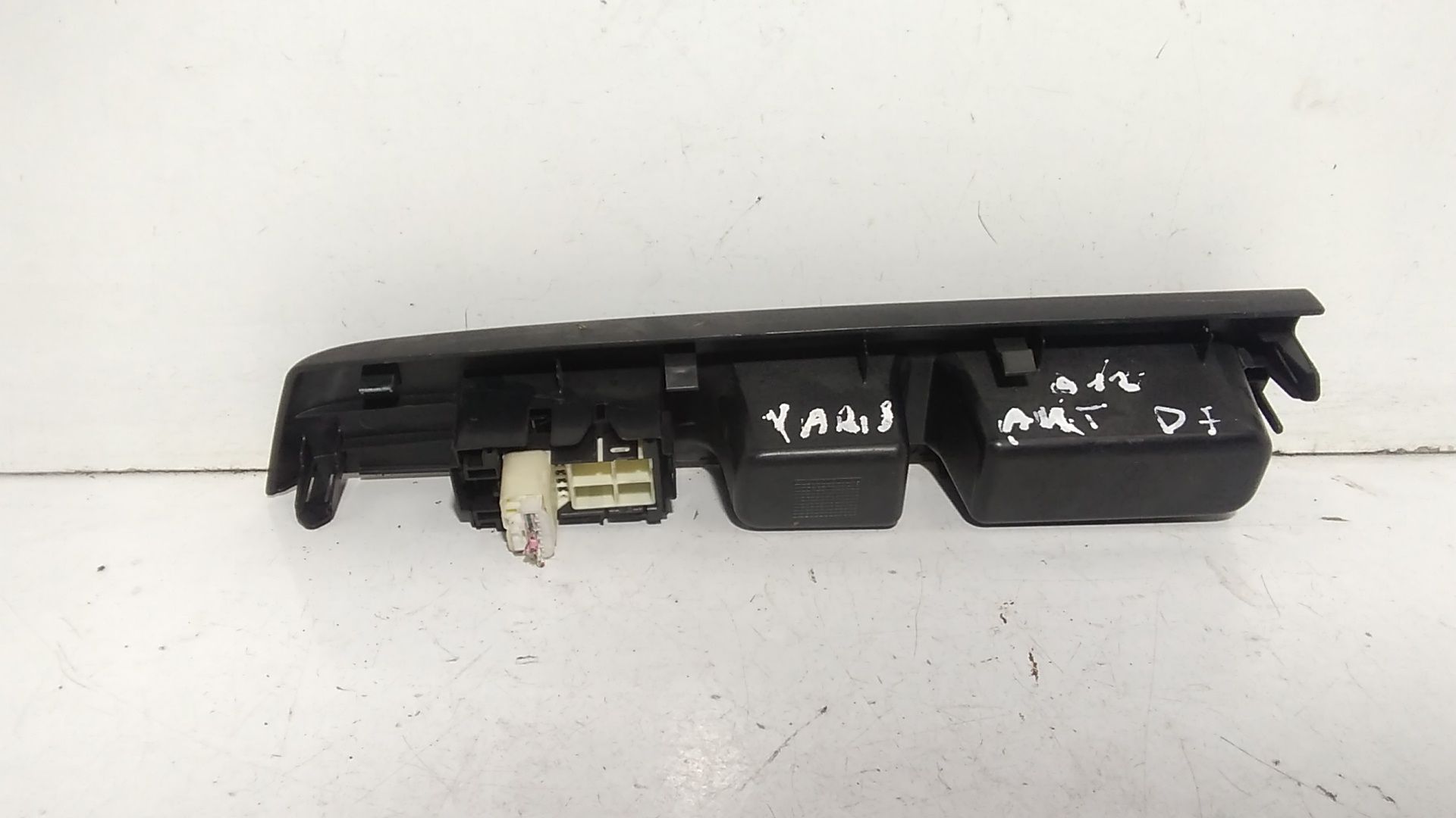 Interruttore Alzacristalli Porta Ant. Destro Usato