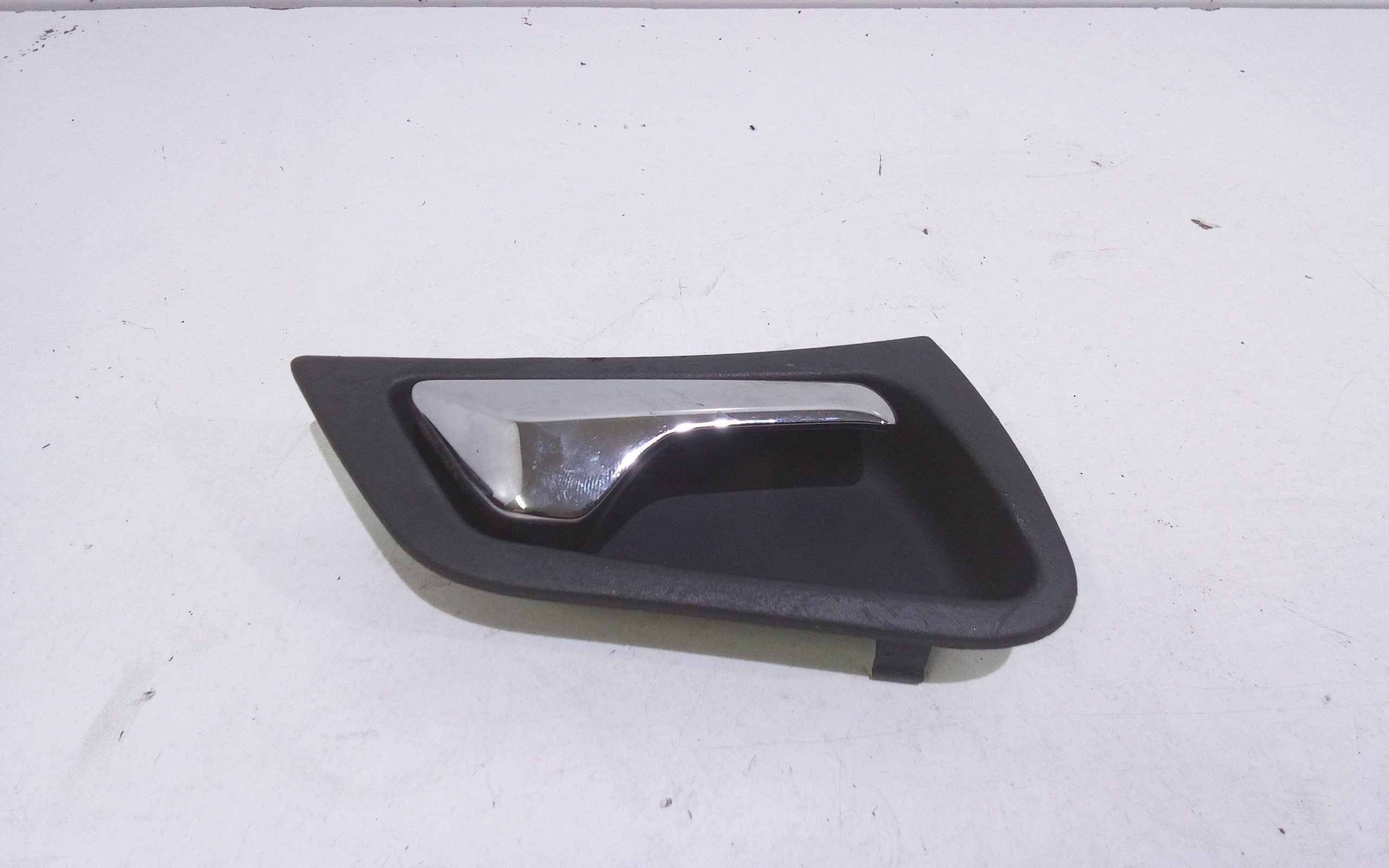 Maniglia Int. Apertura Porta Ant. Destro Usato