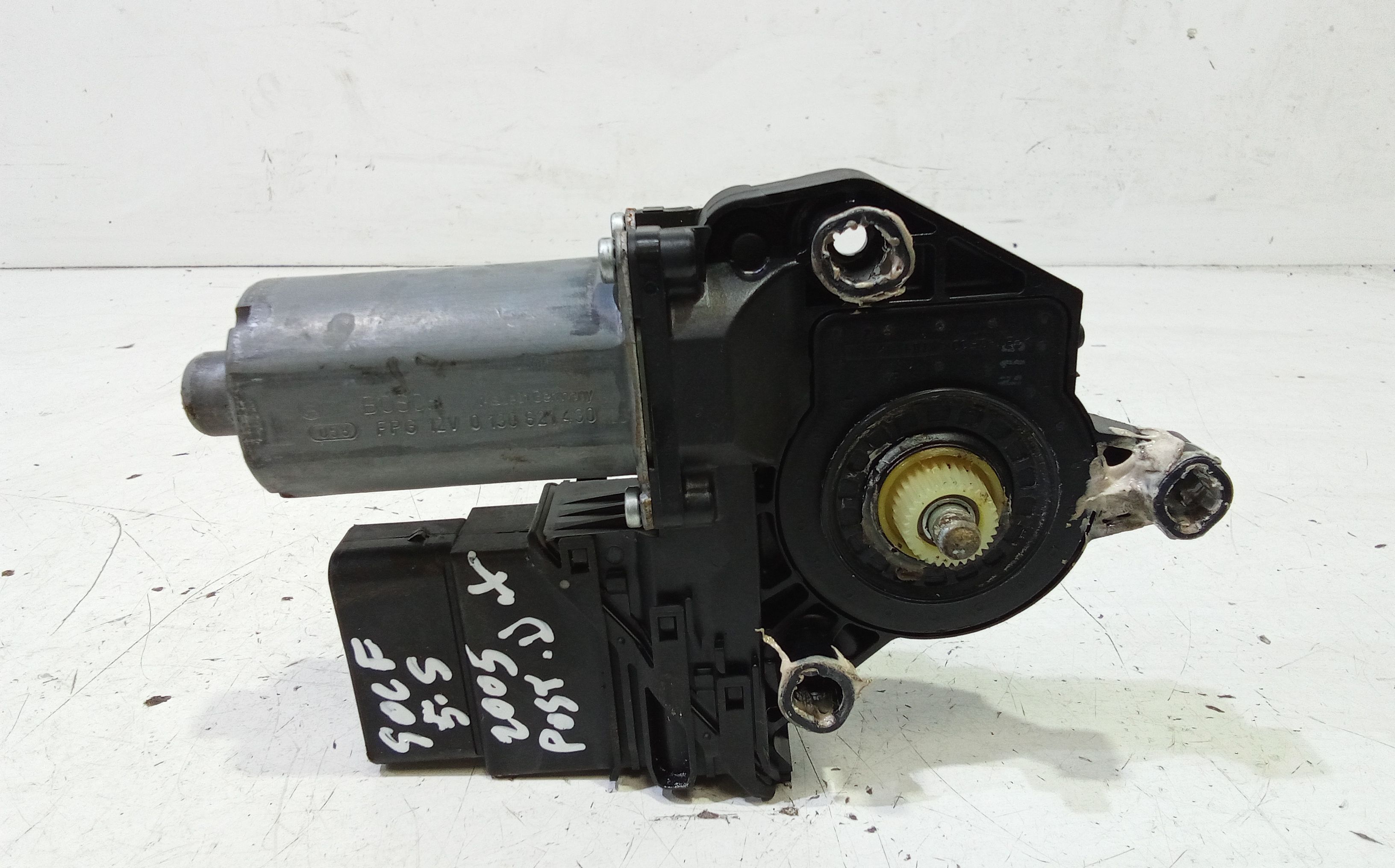 Motorino Alzacristallo Porta Post. Destro 5K0959704VW3 Usato