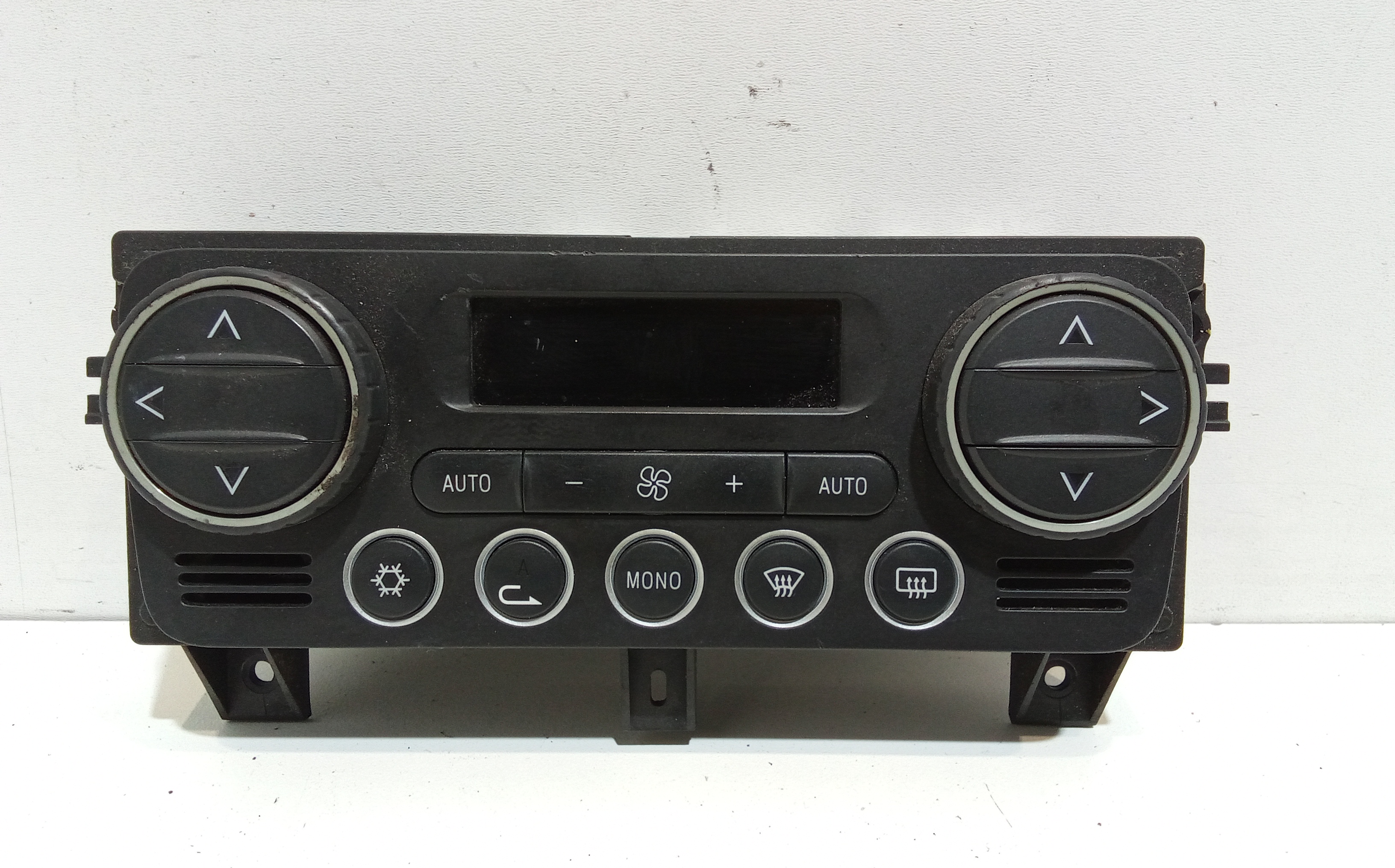 Blocco Comando Climatizzazione 60696621 Usato