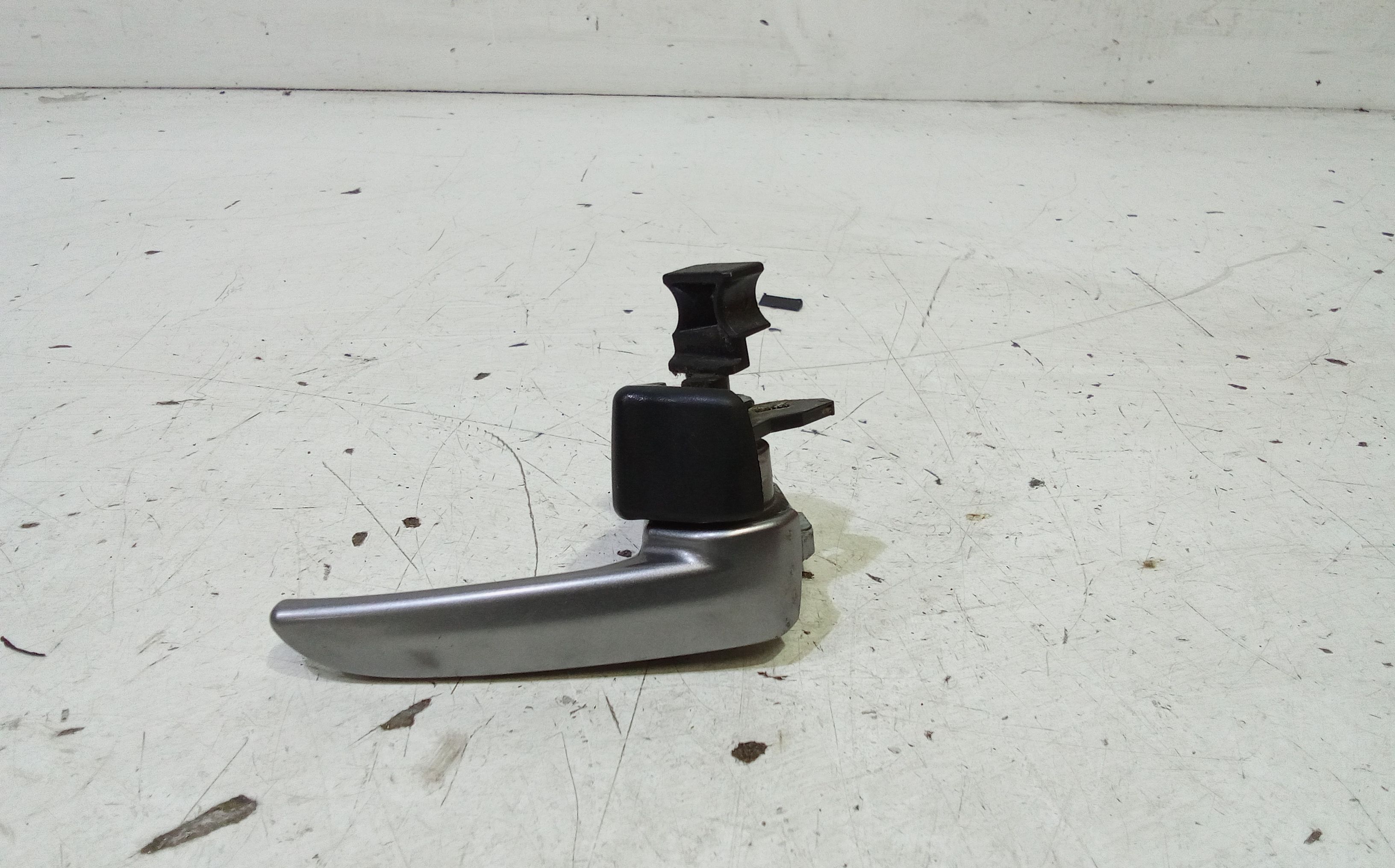 Maniglia Int. Apertura Porta Ant. Destro Usato