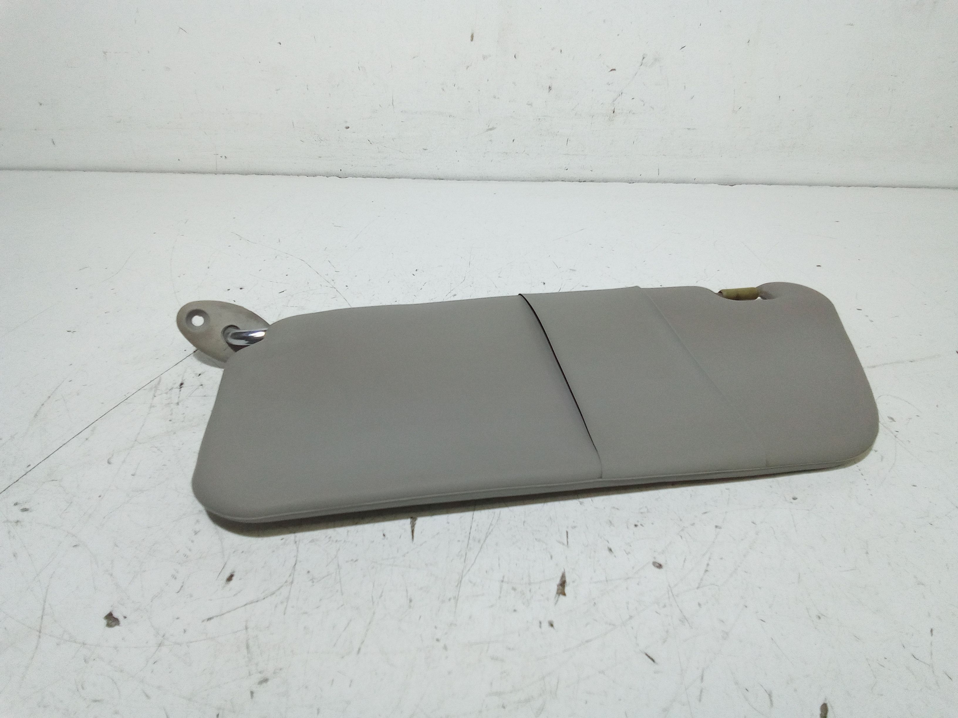 Aletta Parasole Parabrezza Sinistro 8200249085 Usato