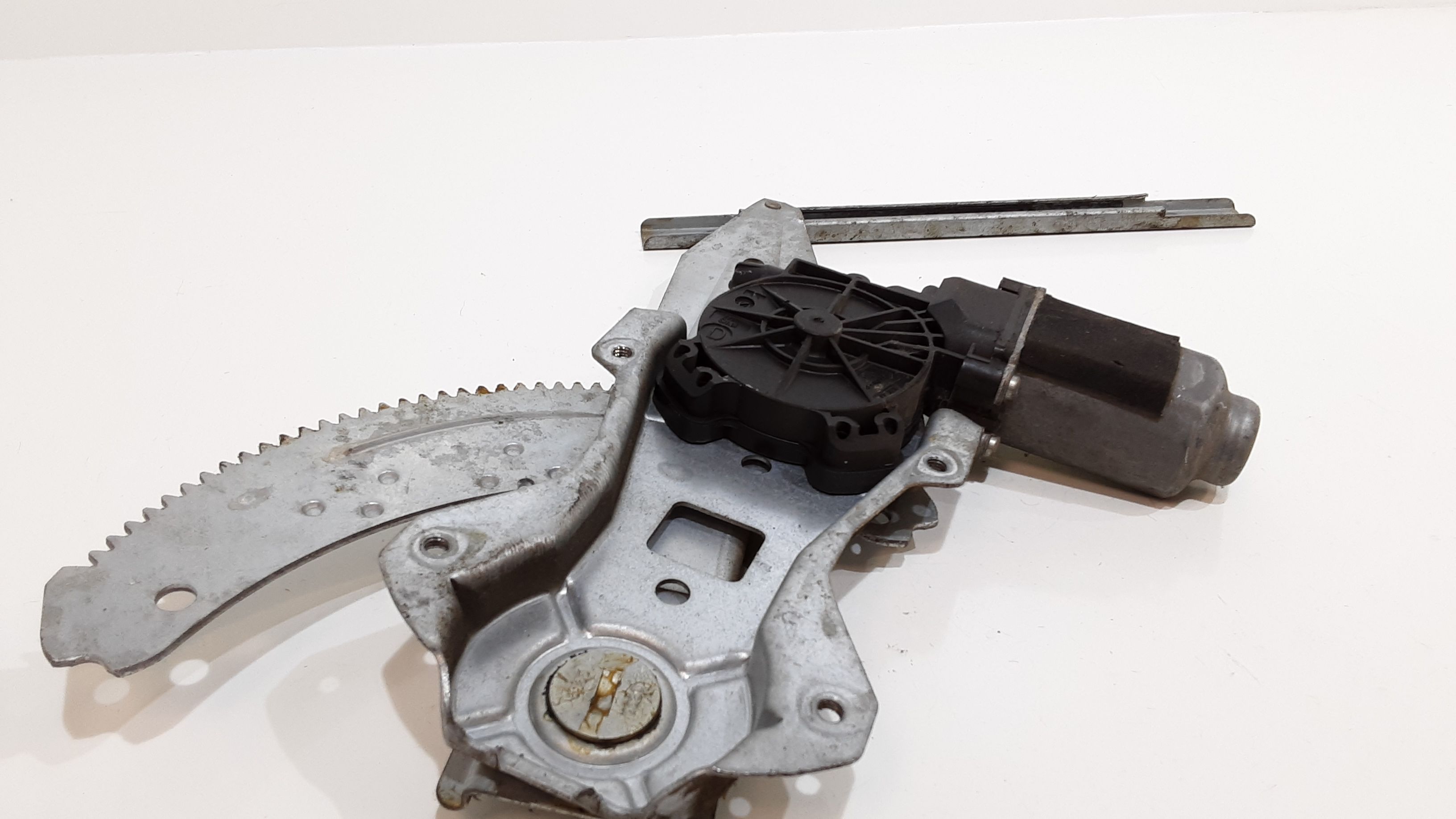 Alzacristallo Porta Post. Sinistro 827219U110 Usato