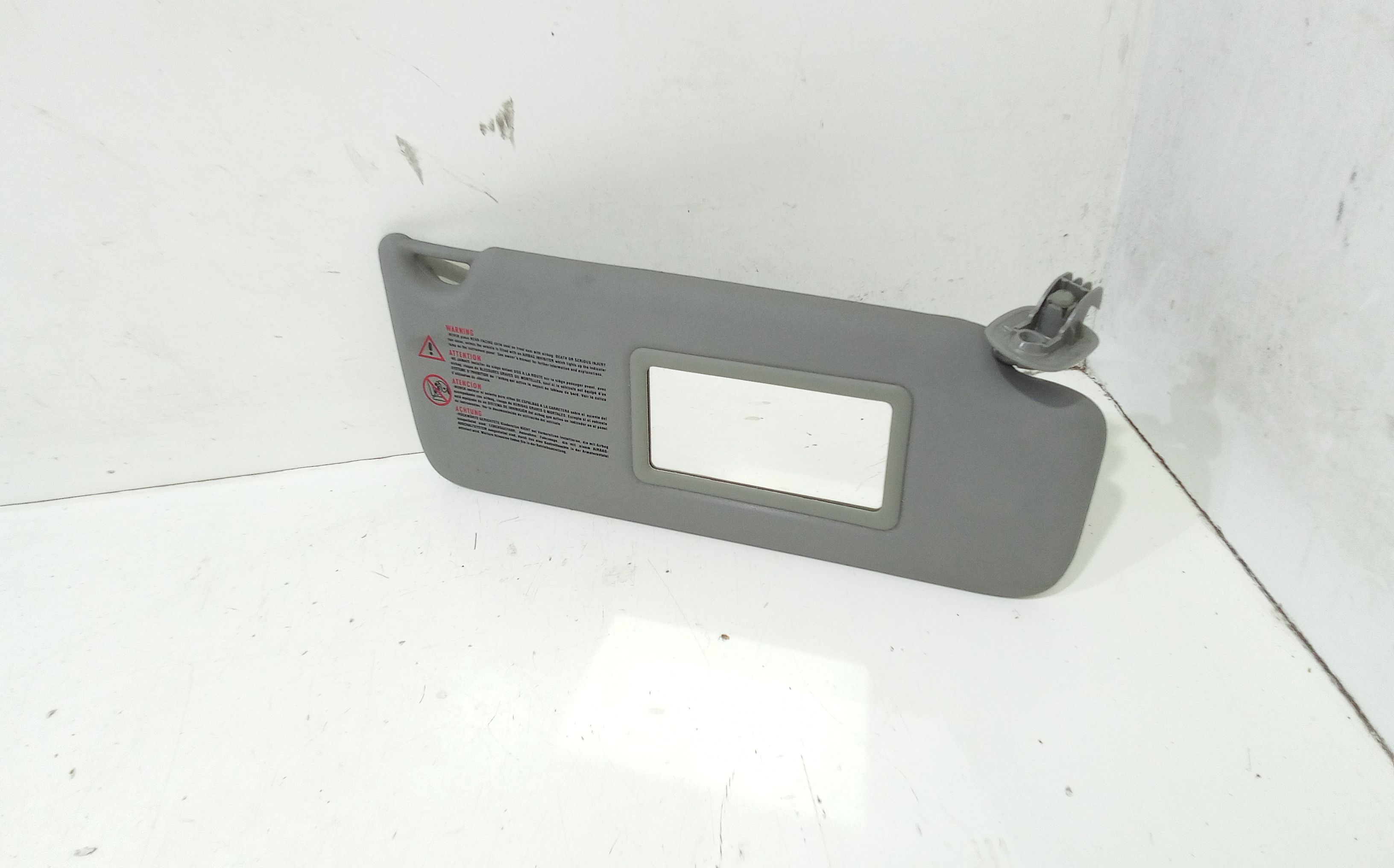 Aletta Parasole Parabrezza Destro 8200240038 Usato