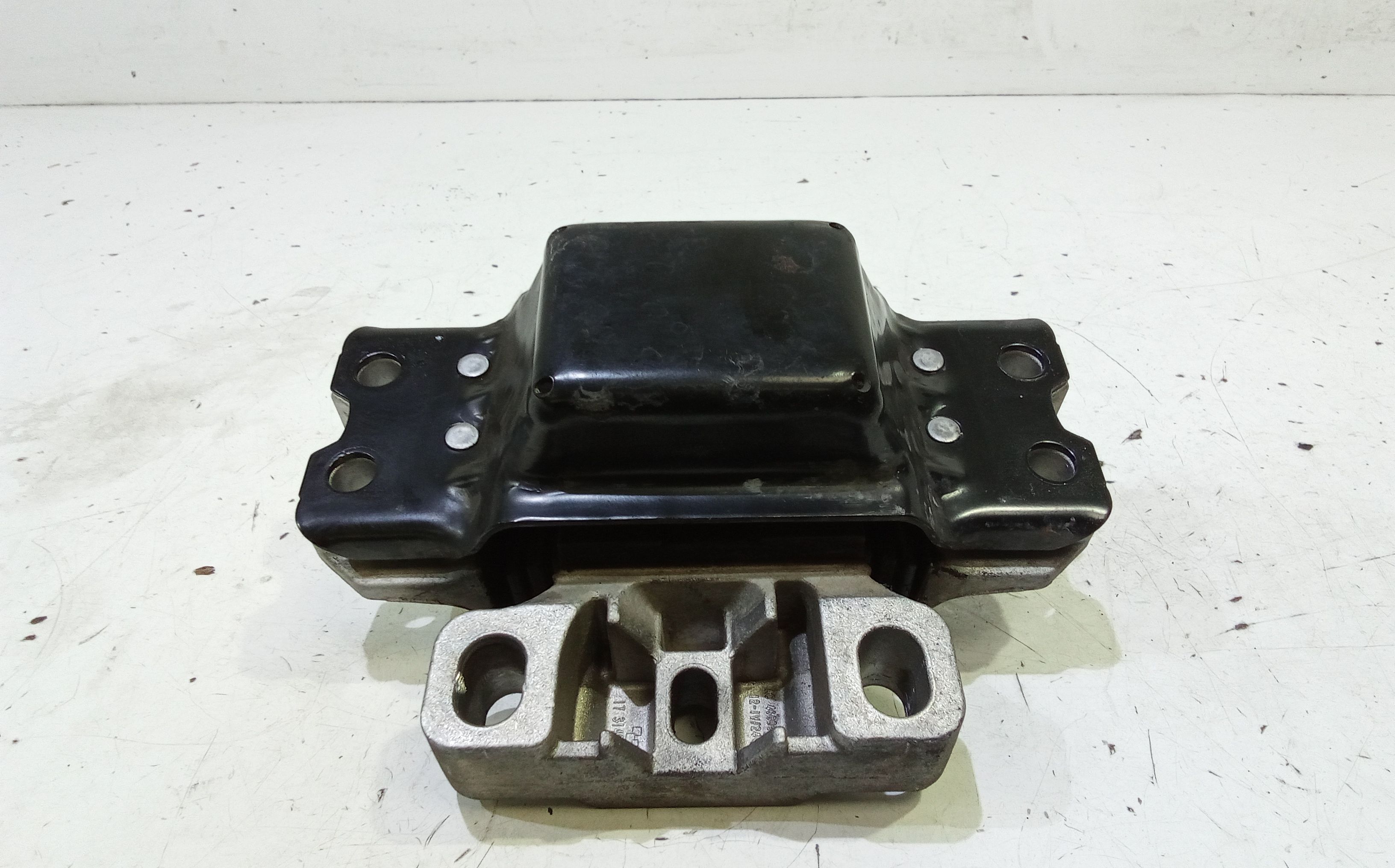 Piastra Alloggiamento Supporto Motore (Con Eventuale Bielletta O Tirante Associato) Usato