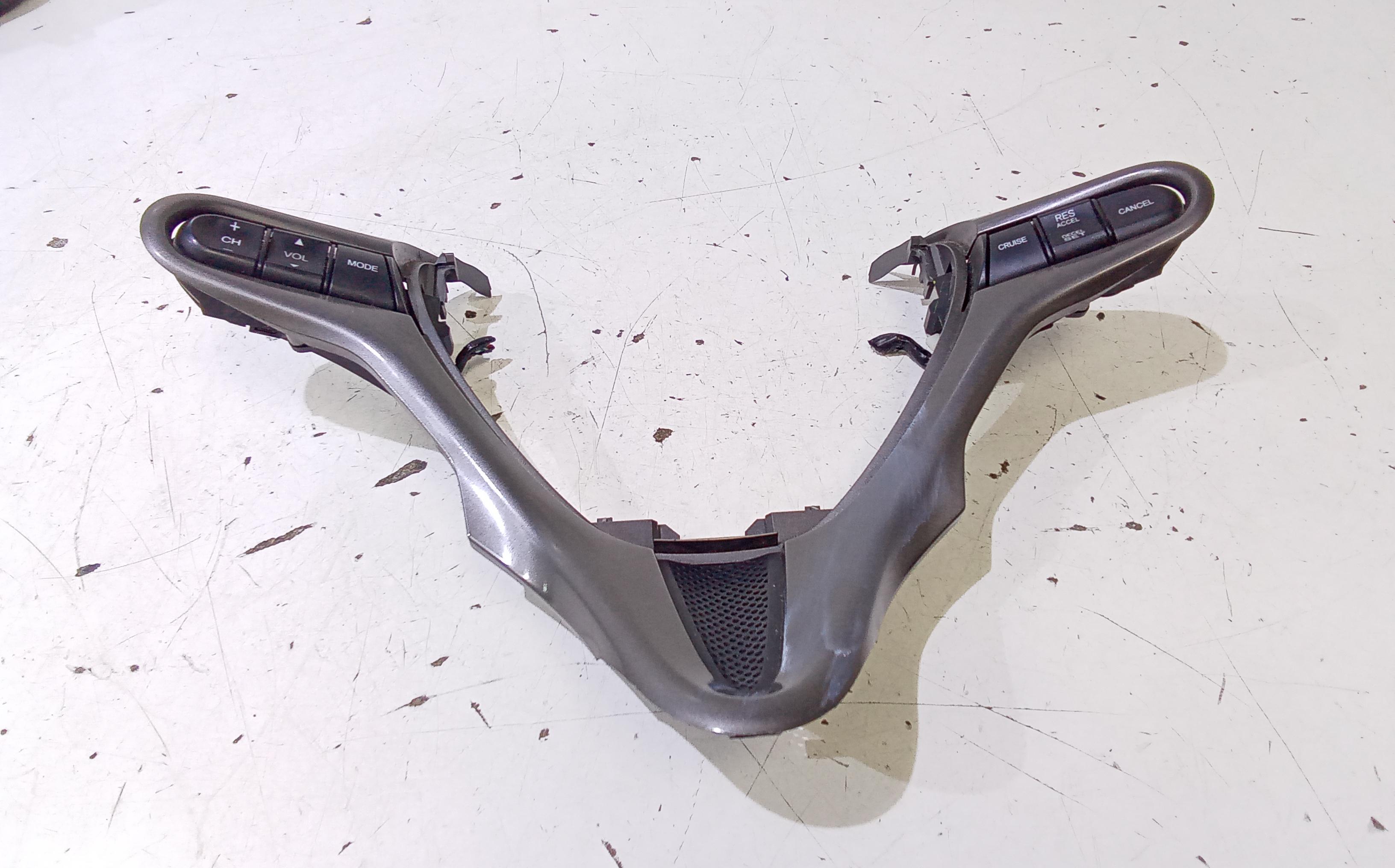 Blocco Volante Multifunzione 36770SMGE12 Usato