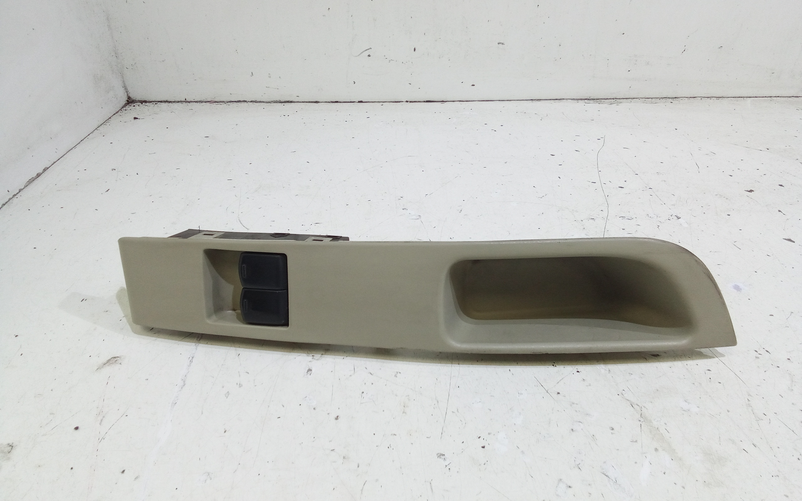 Interruttore Alzacristalli Porta Ant. Sinistro Usato