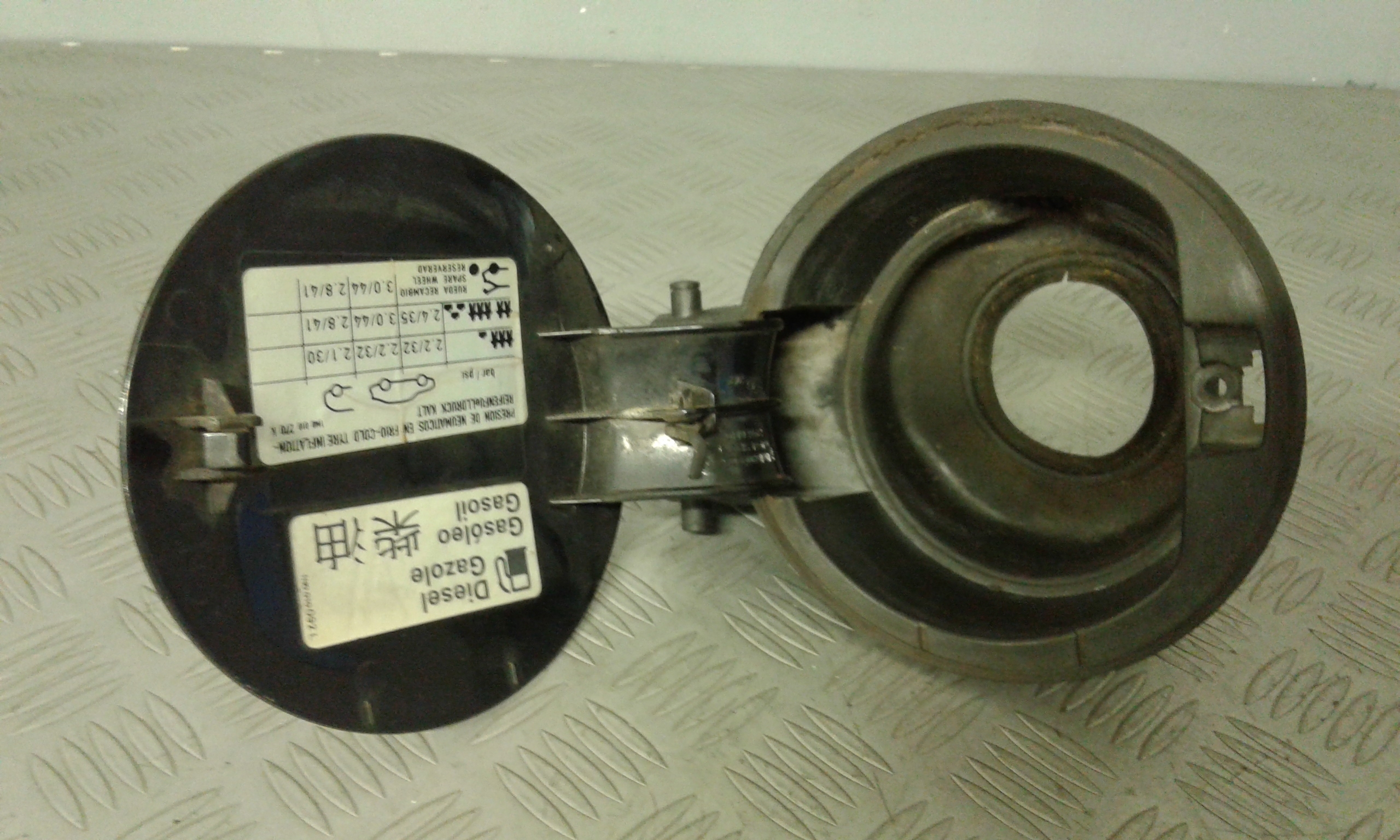 Sportello Carburante 1M6809905DGRU Usato