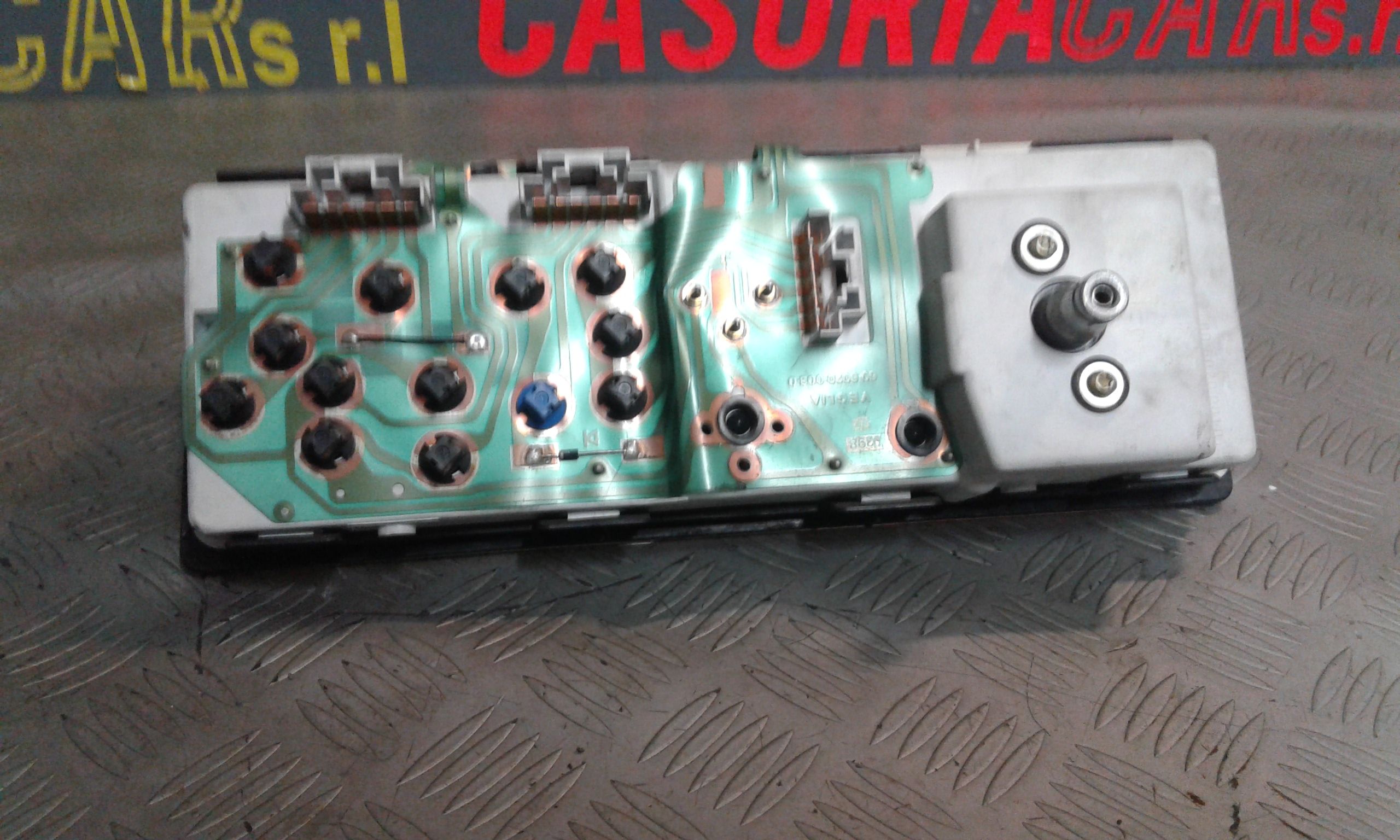 Quadro Portastrumenti Usato