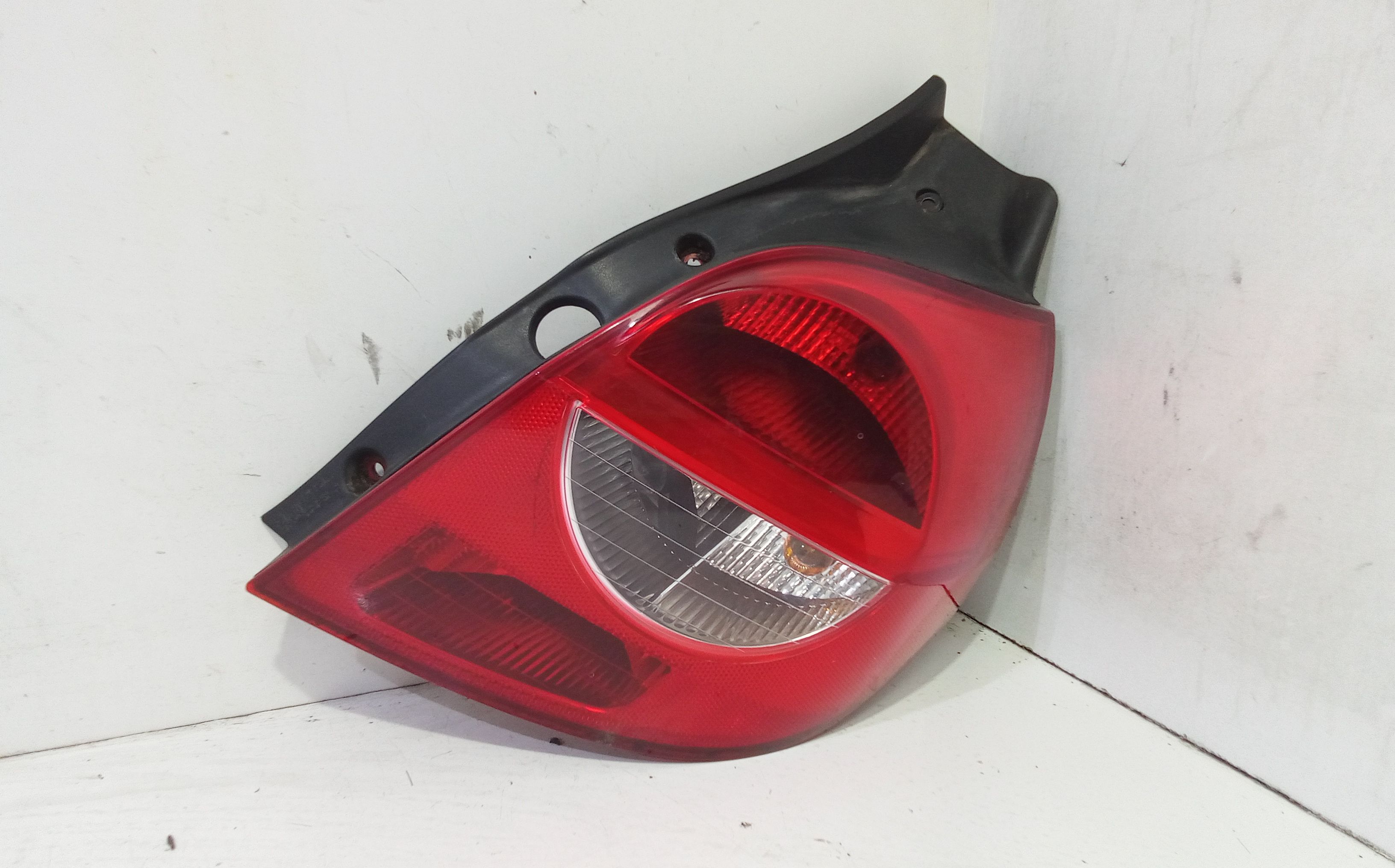 Fanale Post. Destro 8200459960 Usato