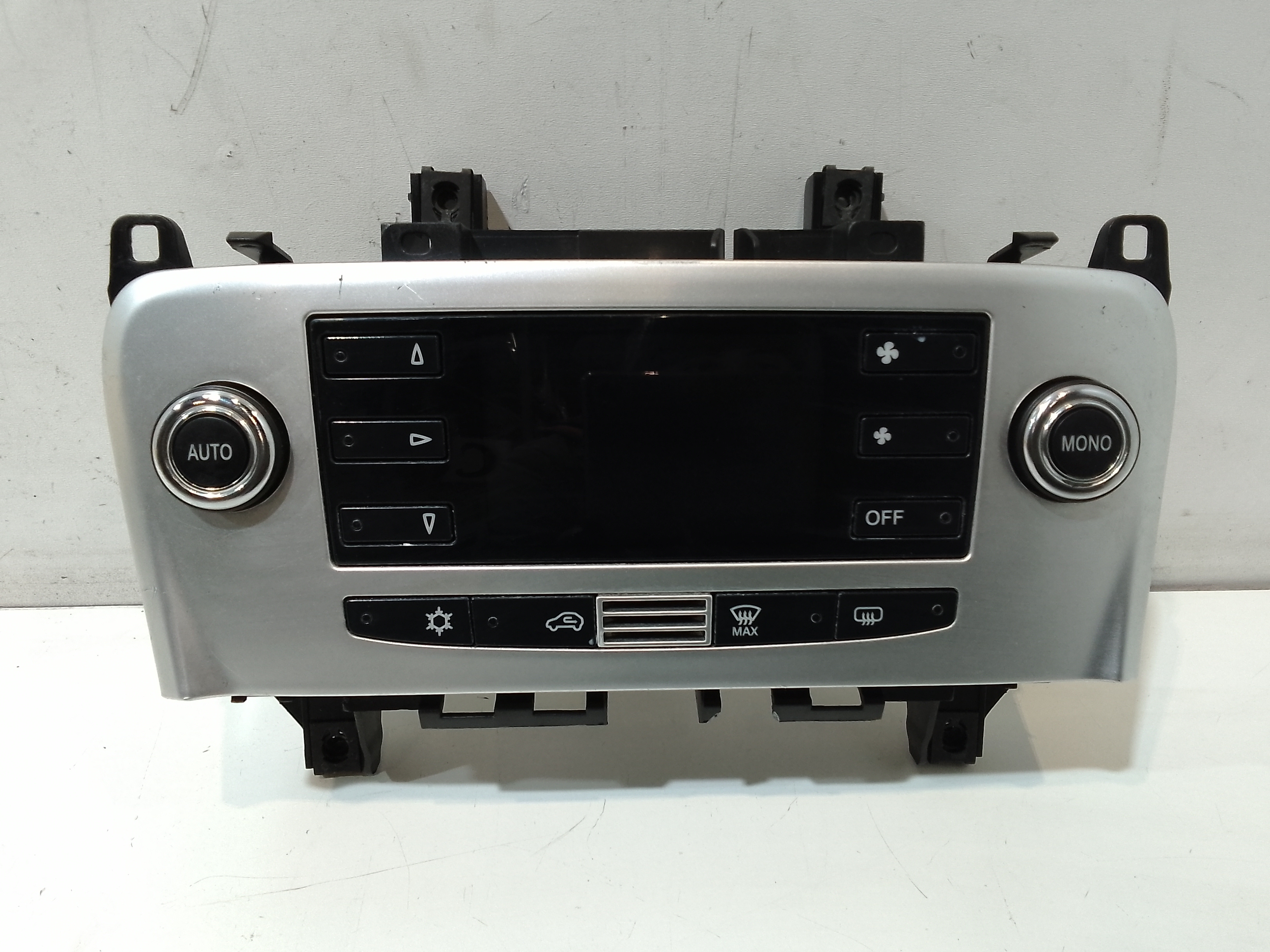 Blocco Comando Climatizzazione 77365019 Usato