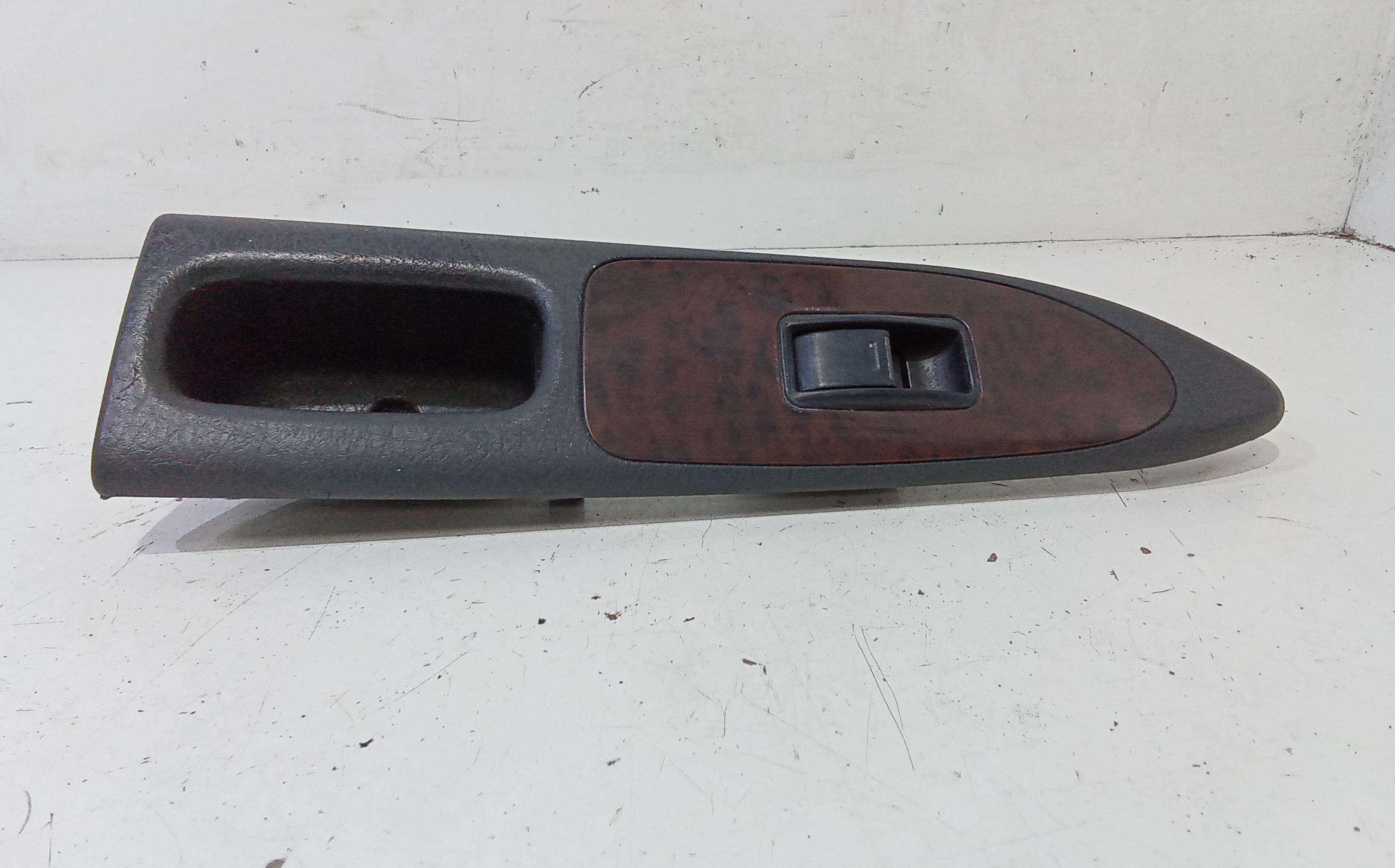 Interruttore Alzacristalli Porta Ant. Destro Usato