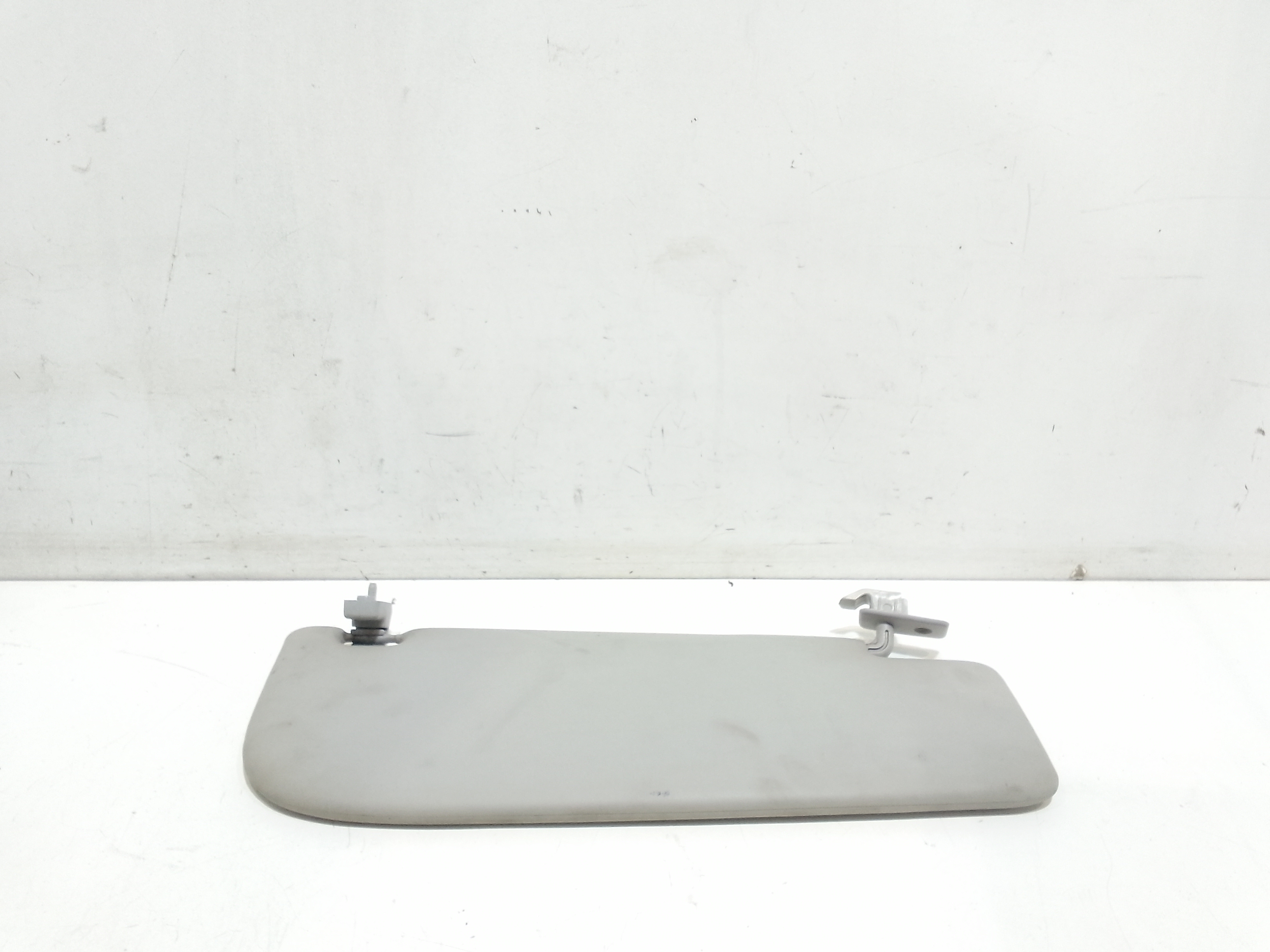 Aletta Parasole Parabrezza Destro 1609258880 Usato