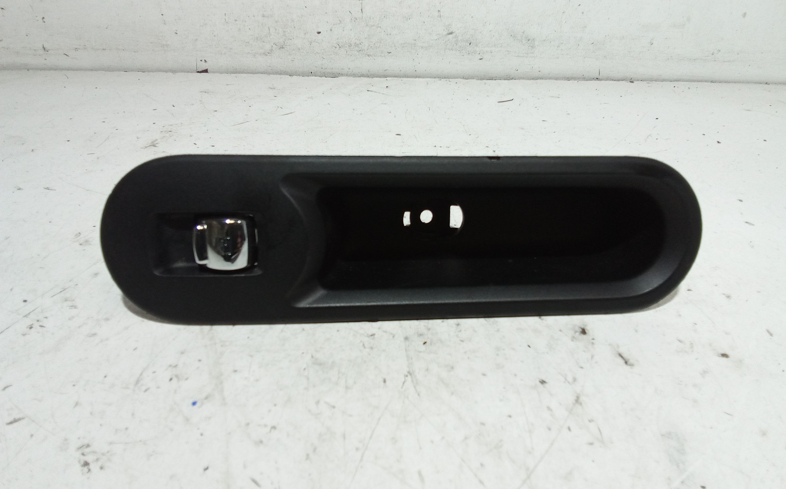 Interruttore Alzacristalli Porta Post. Destro 61319354866 Usato