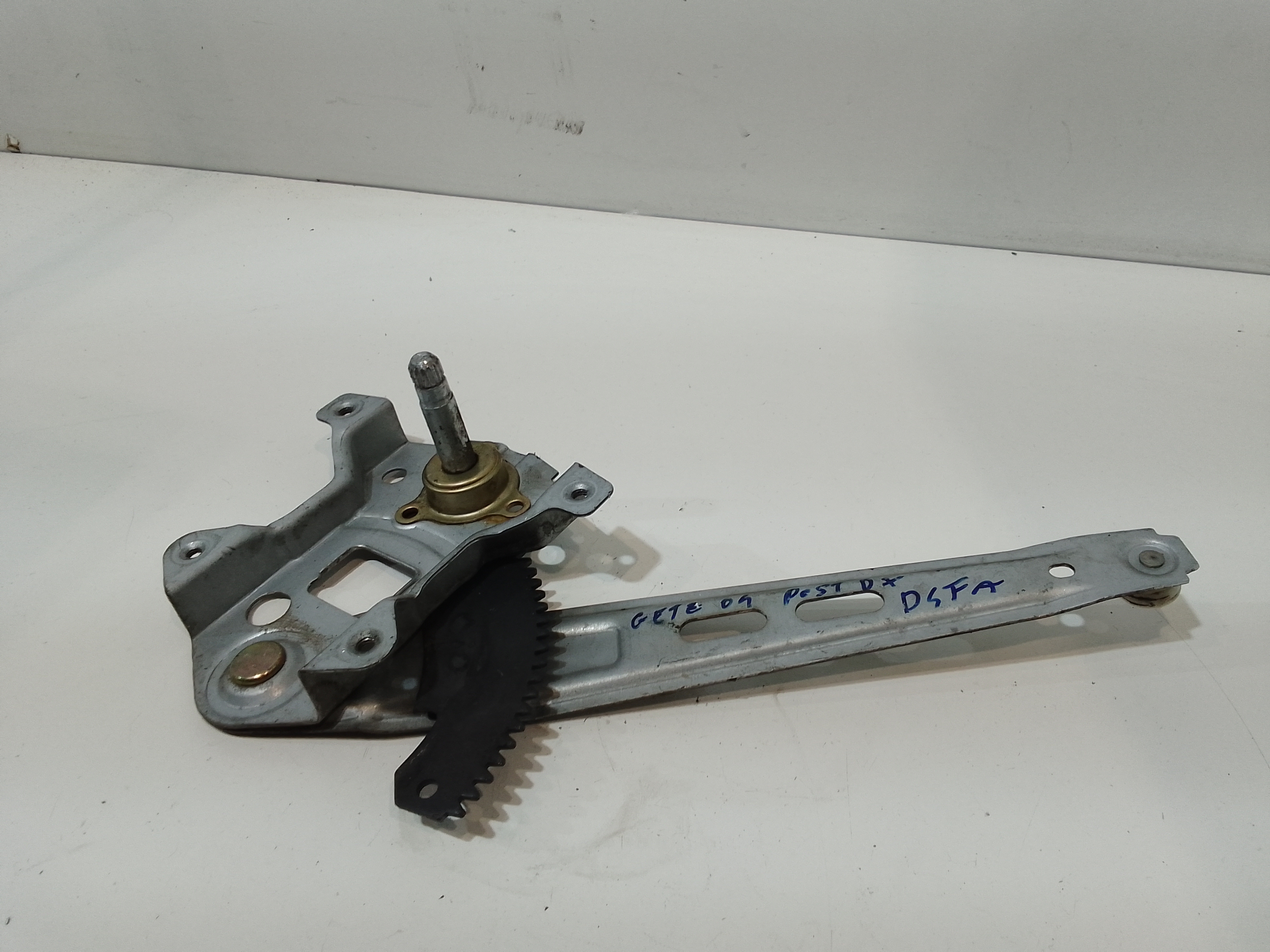 Alzacristallo Porta Post. Destro 834021C000 Usato