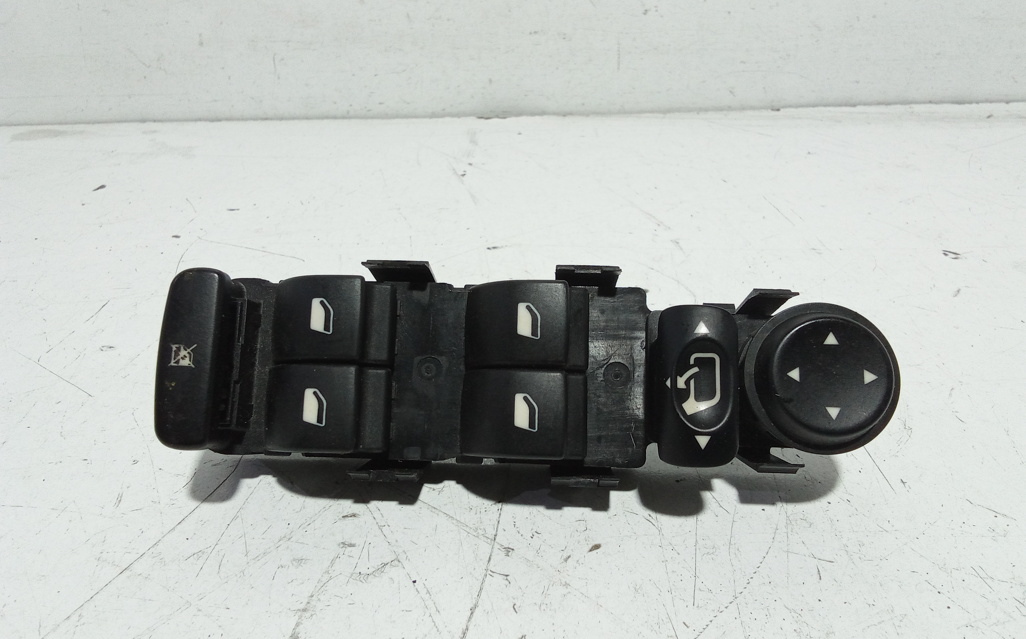 Interruttore Alzacristalli Porta Ant. Sinistro Usato