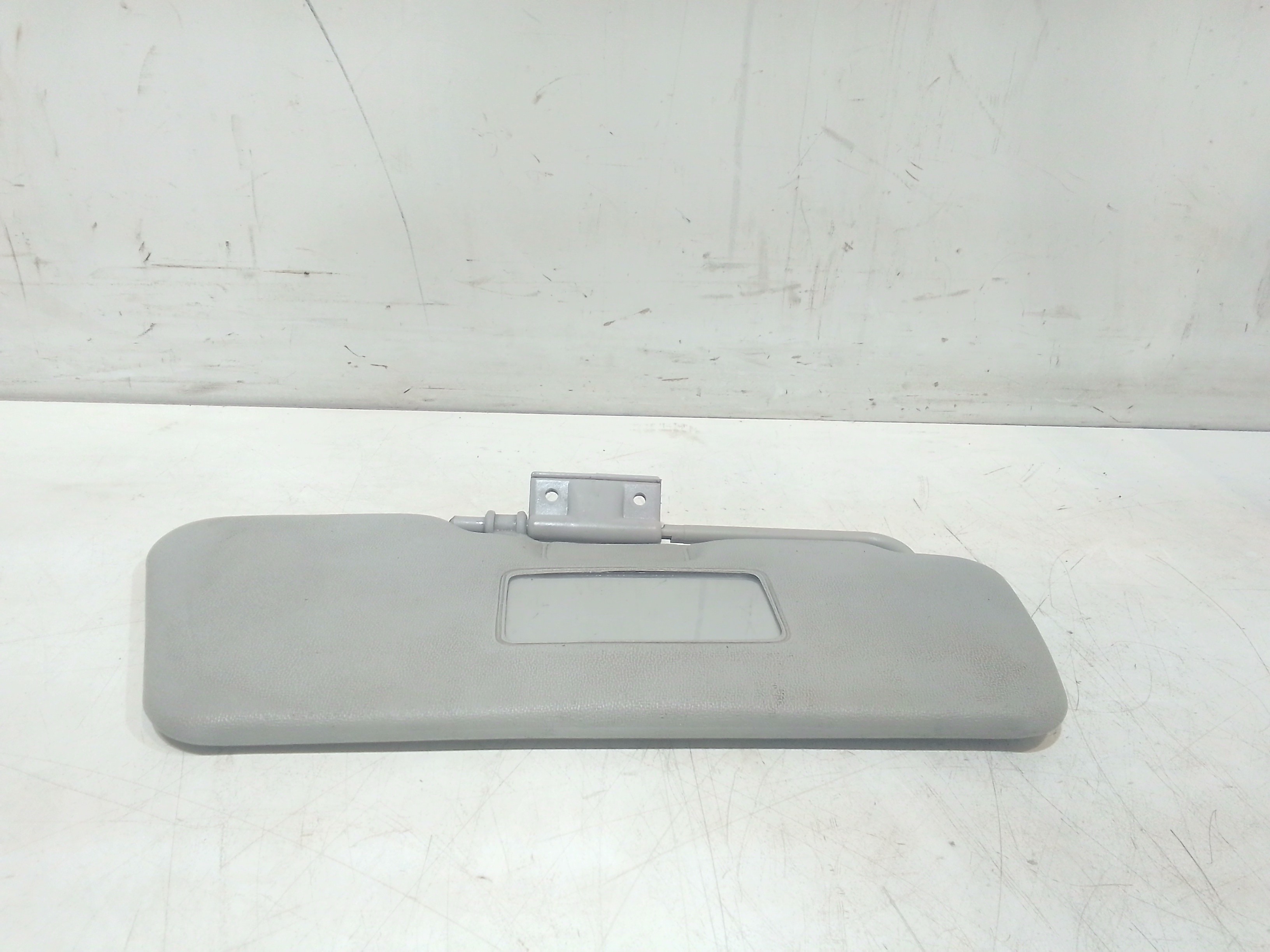 Aletta Parasole Parabrezza Destro 735244339 Usato