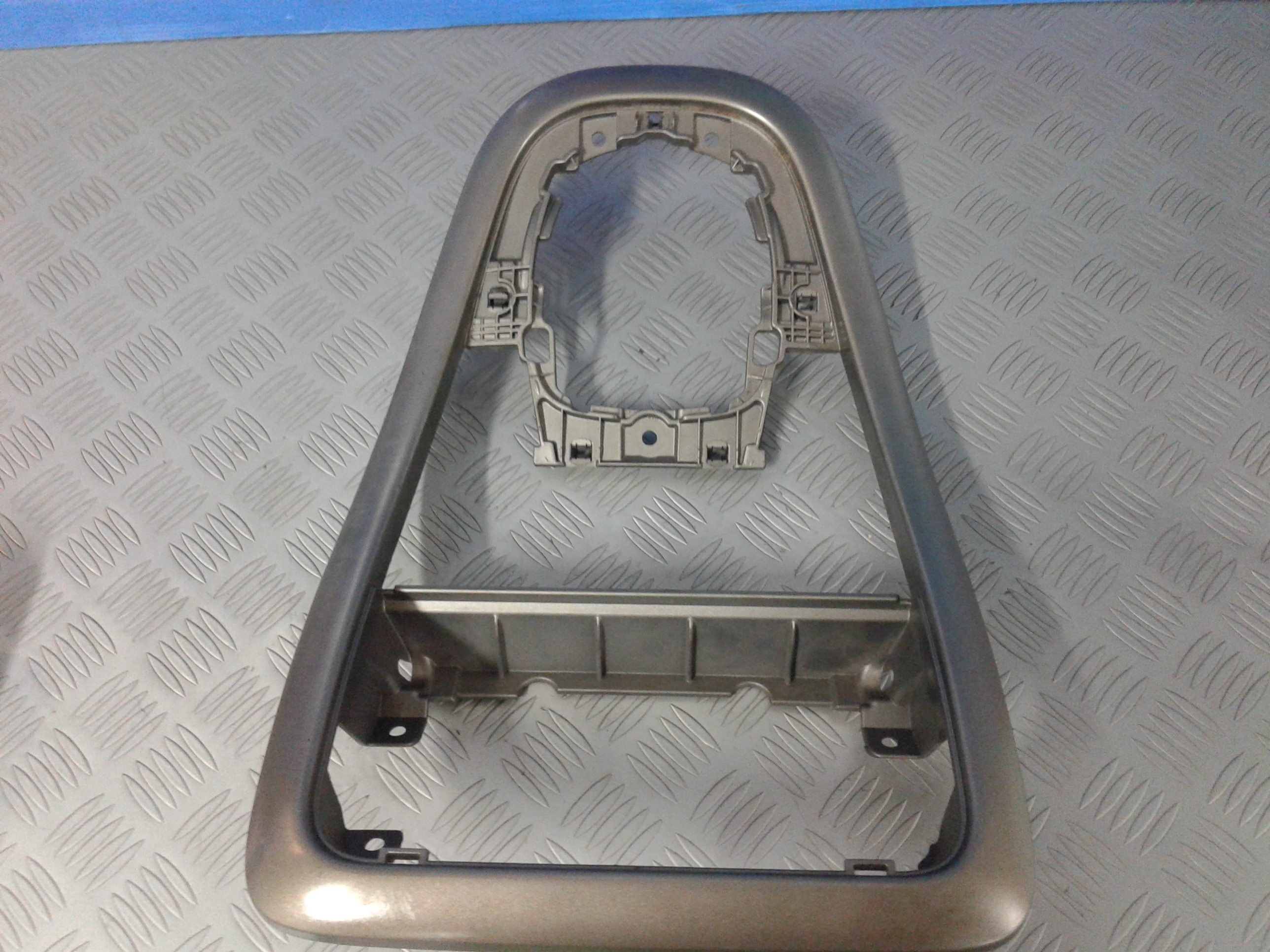 Cornice Portastrumenti , Usato