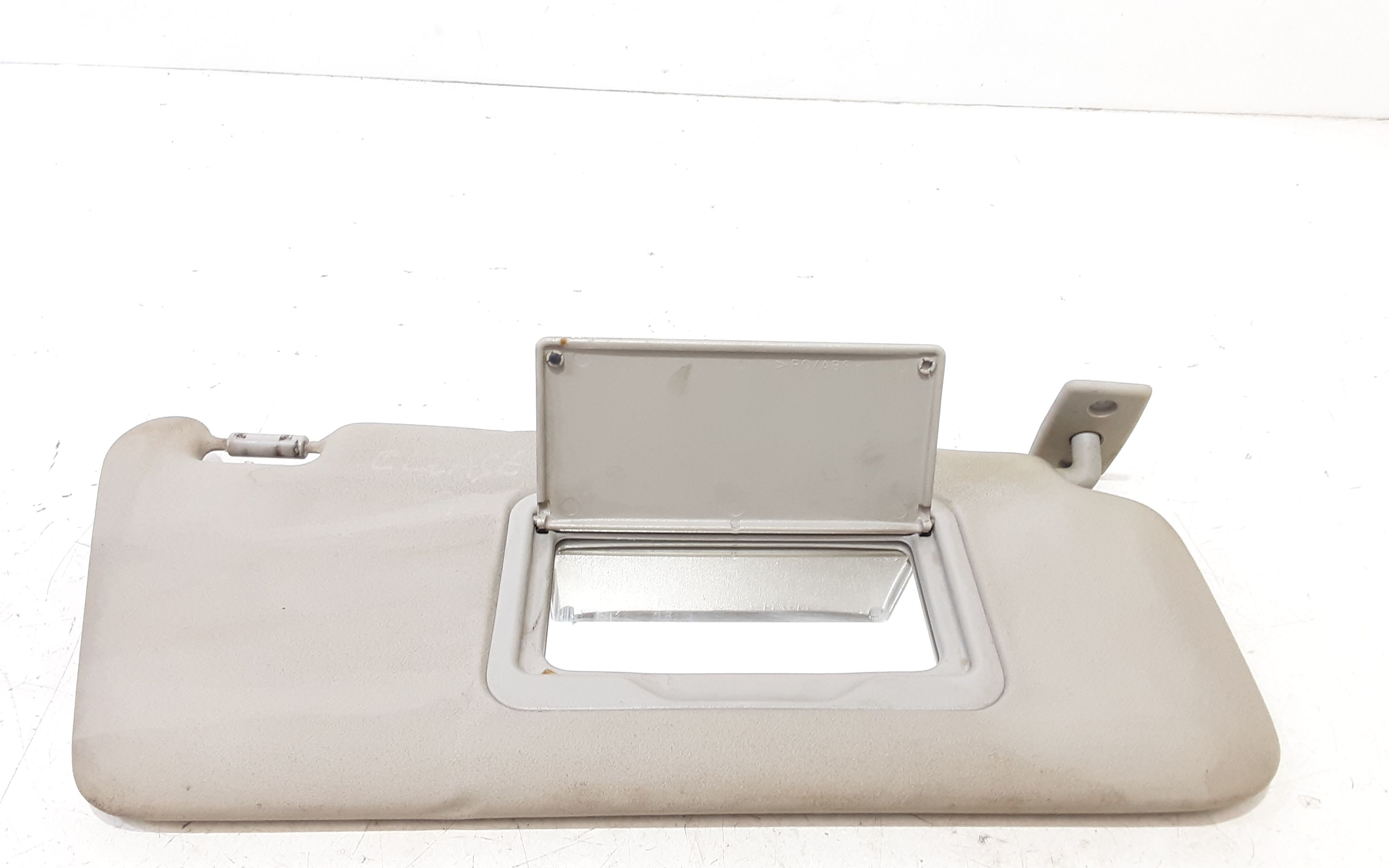 Aletta Parasole Parabrezza Destro A16981002107H48 Usato