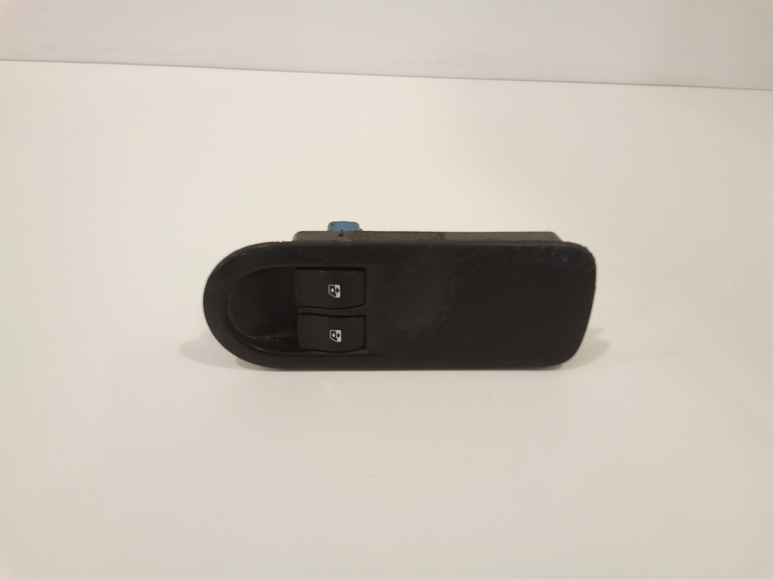 Interruttore Alzacristalli Porta Ant. Sinistro 8200107772 Usato