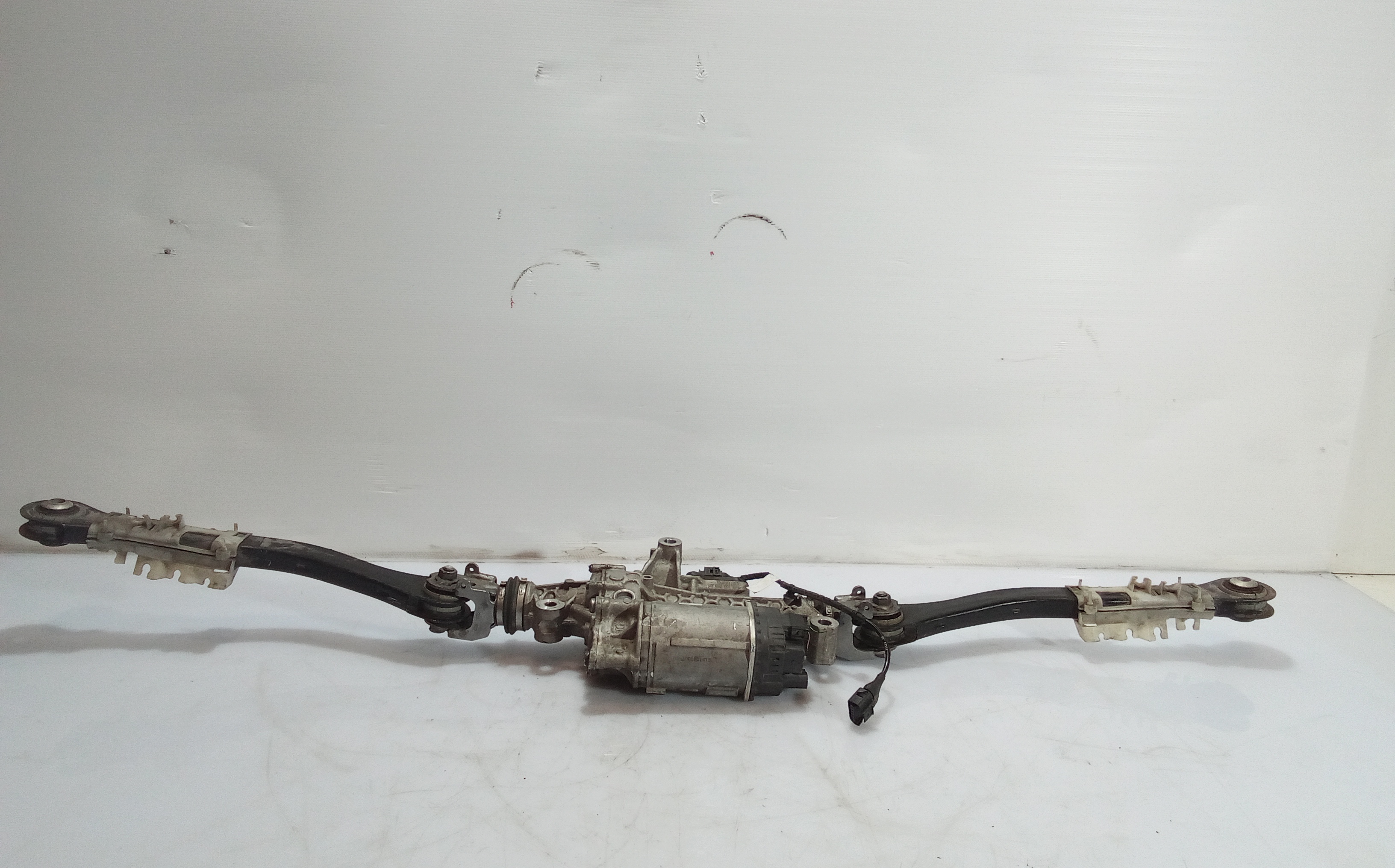 Azionatore Ruote Sterzanti Post. 33346895076 Usato