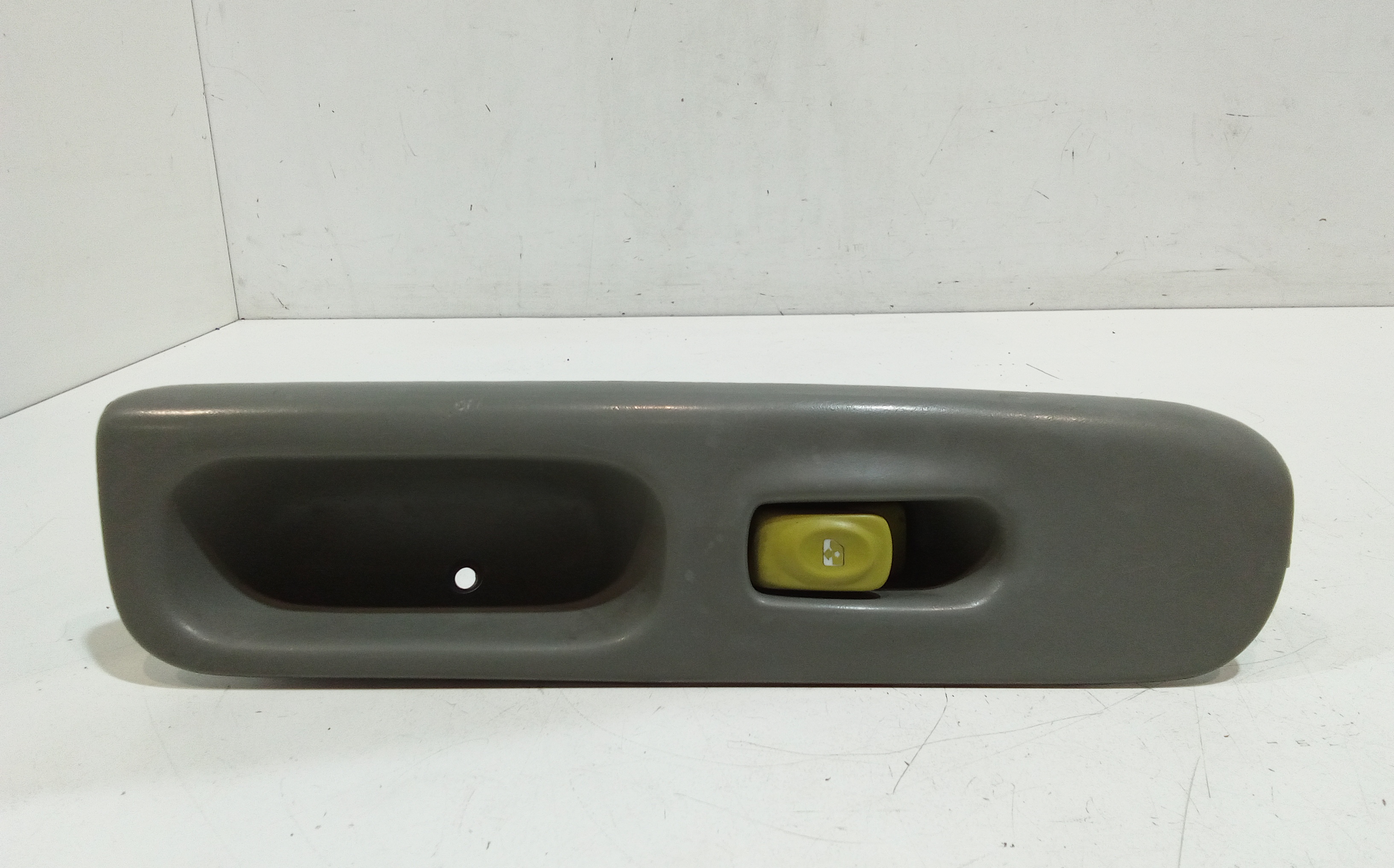 Interruttore Alzacristalli Porta Ant. Destro Usato