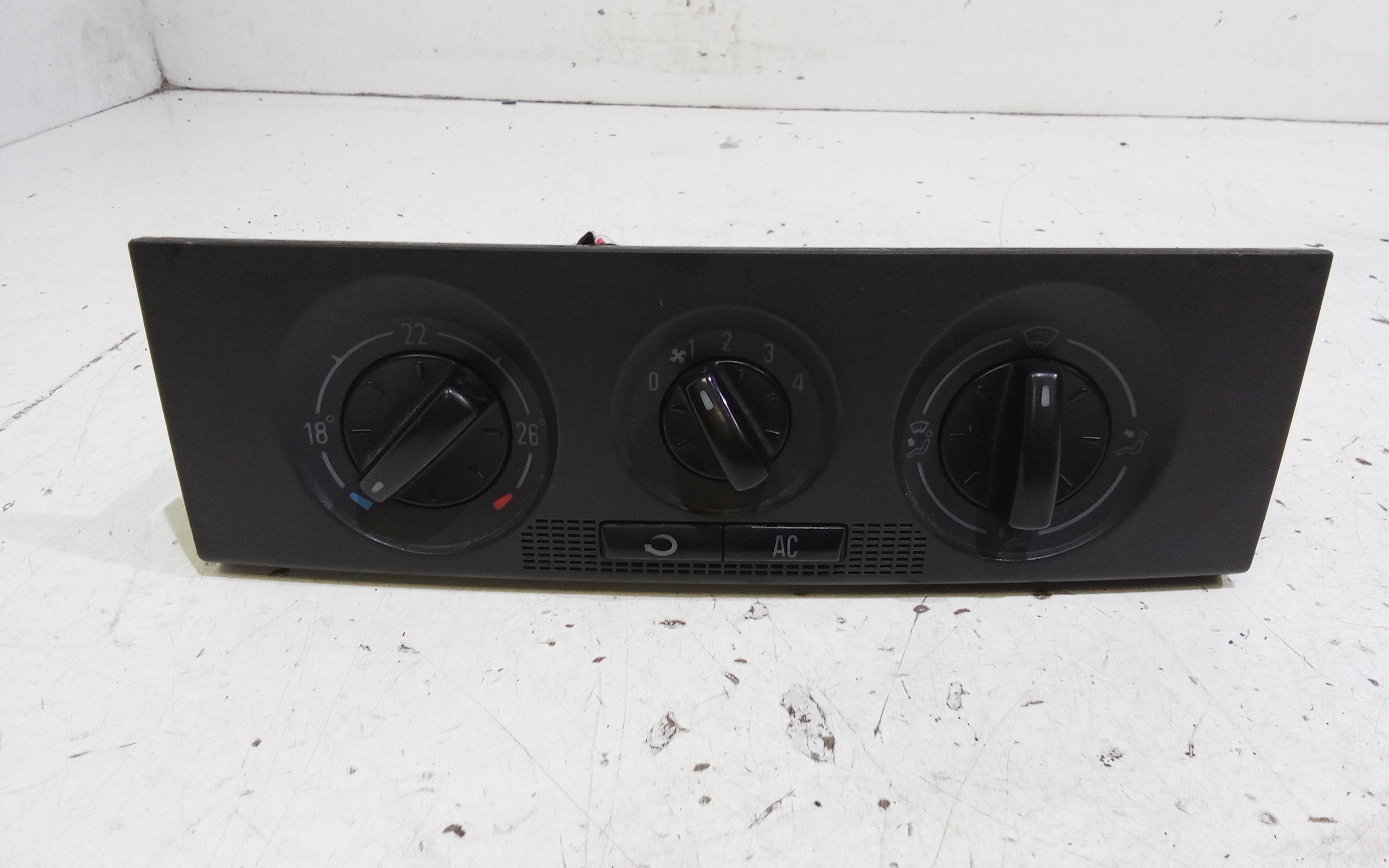 Blocco Comando Climatizzazione 6Y0819045JB41 Usato