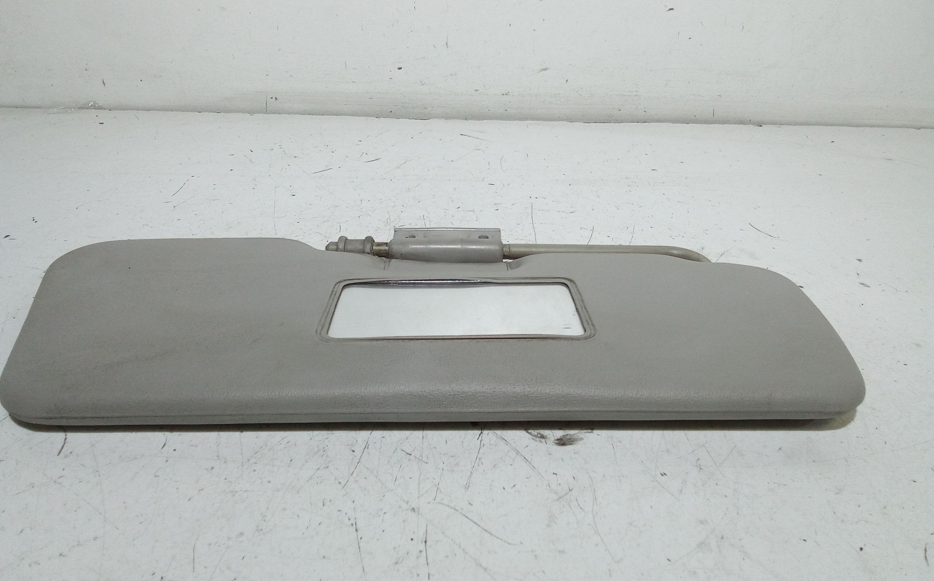 Aletta Parasole Parabrezza Destro 735244339 Usato