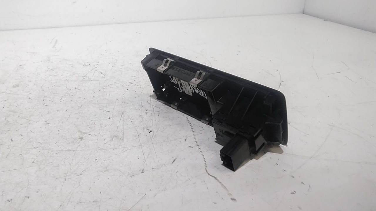 Interruttore Alzacristalli Porta Ant. Destro Usato