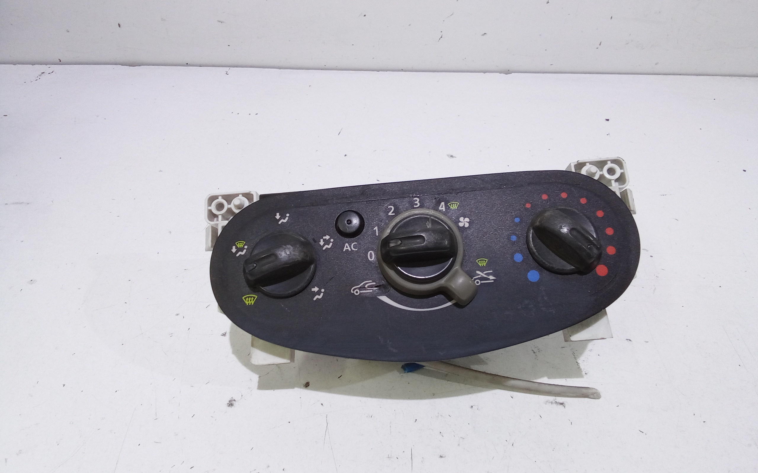 Blocco Comando Climatizzazione 6001551800 Usato