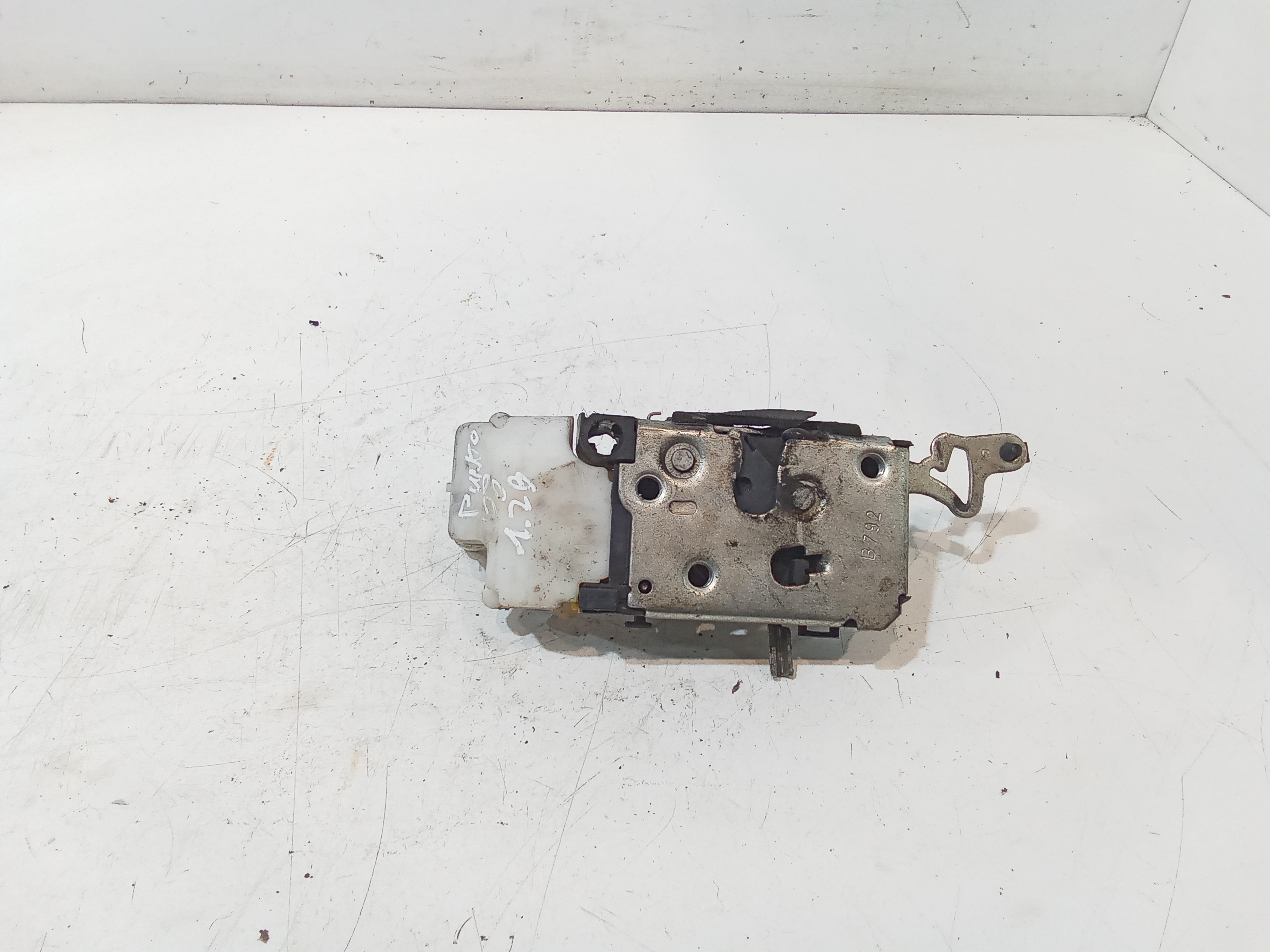 Serratura Porta Ant. Destro 46536061 Usato