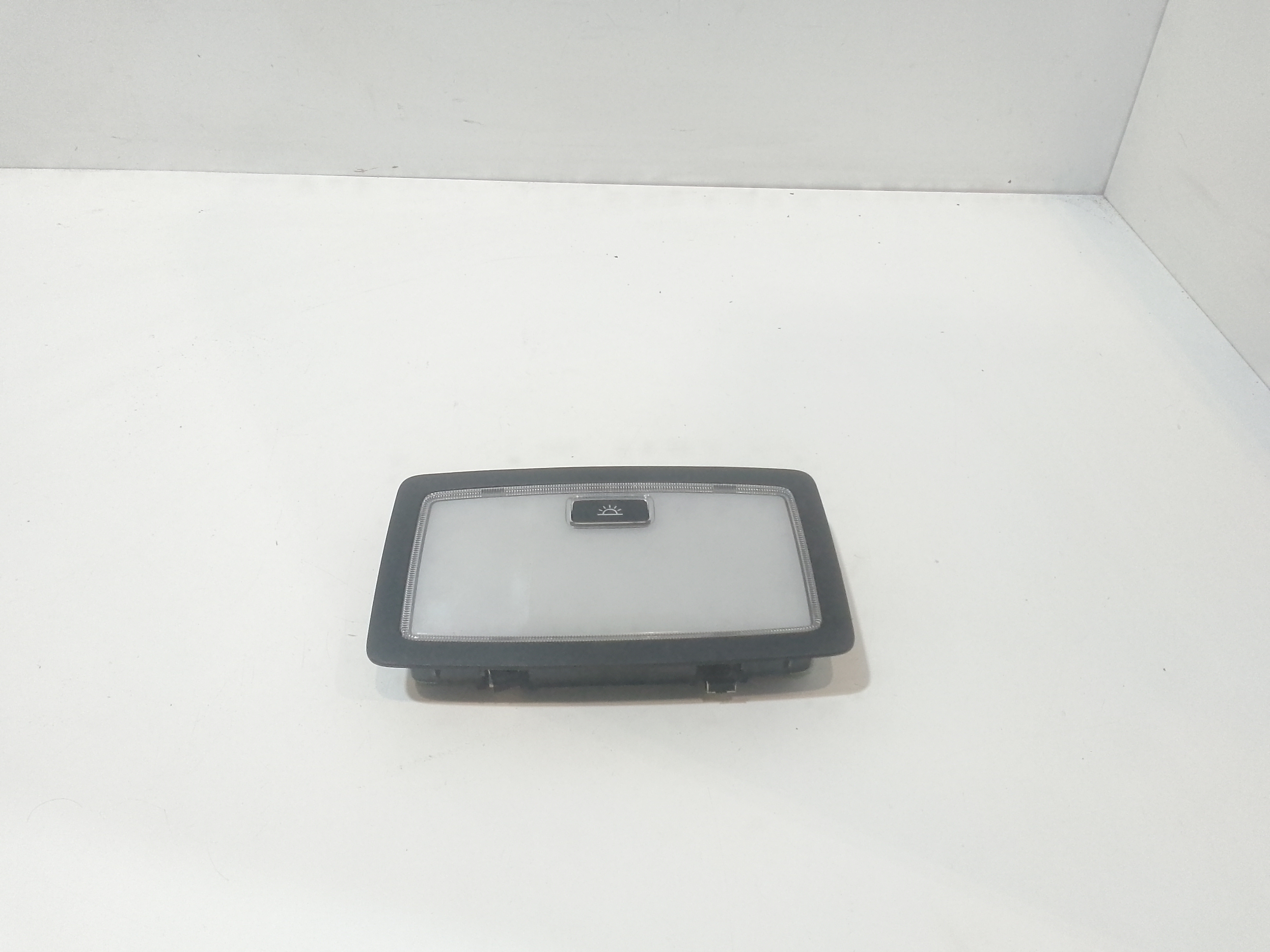 Luce Cortesia Ant. Tetto 8120833050C0 Usato