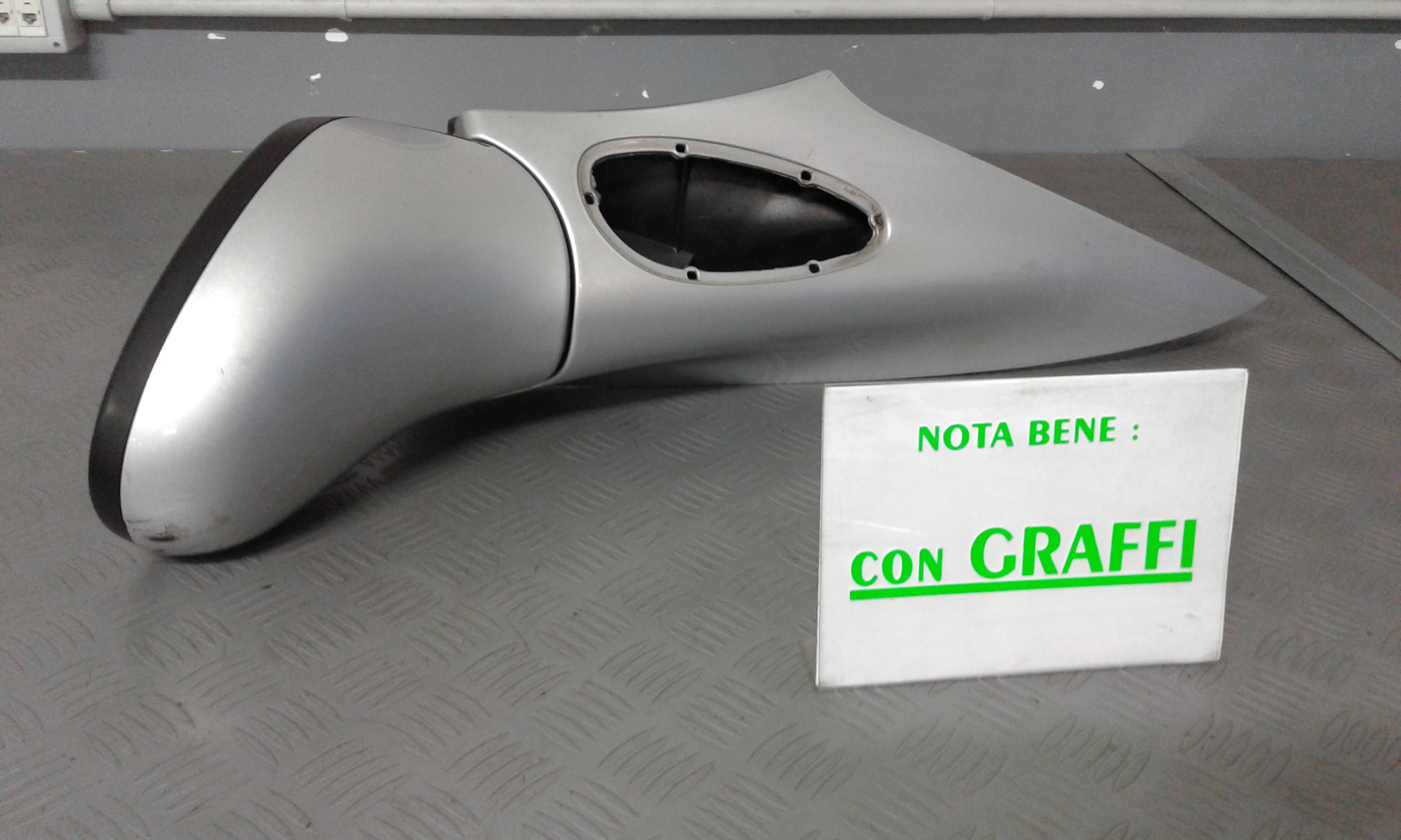 Retrovisore Est. Destro Usato