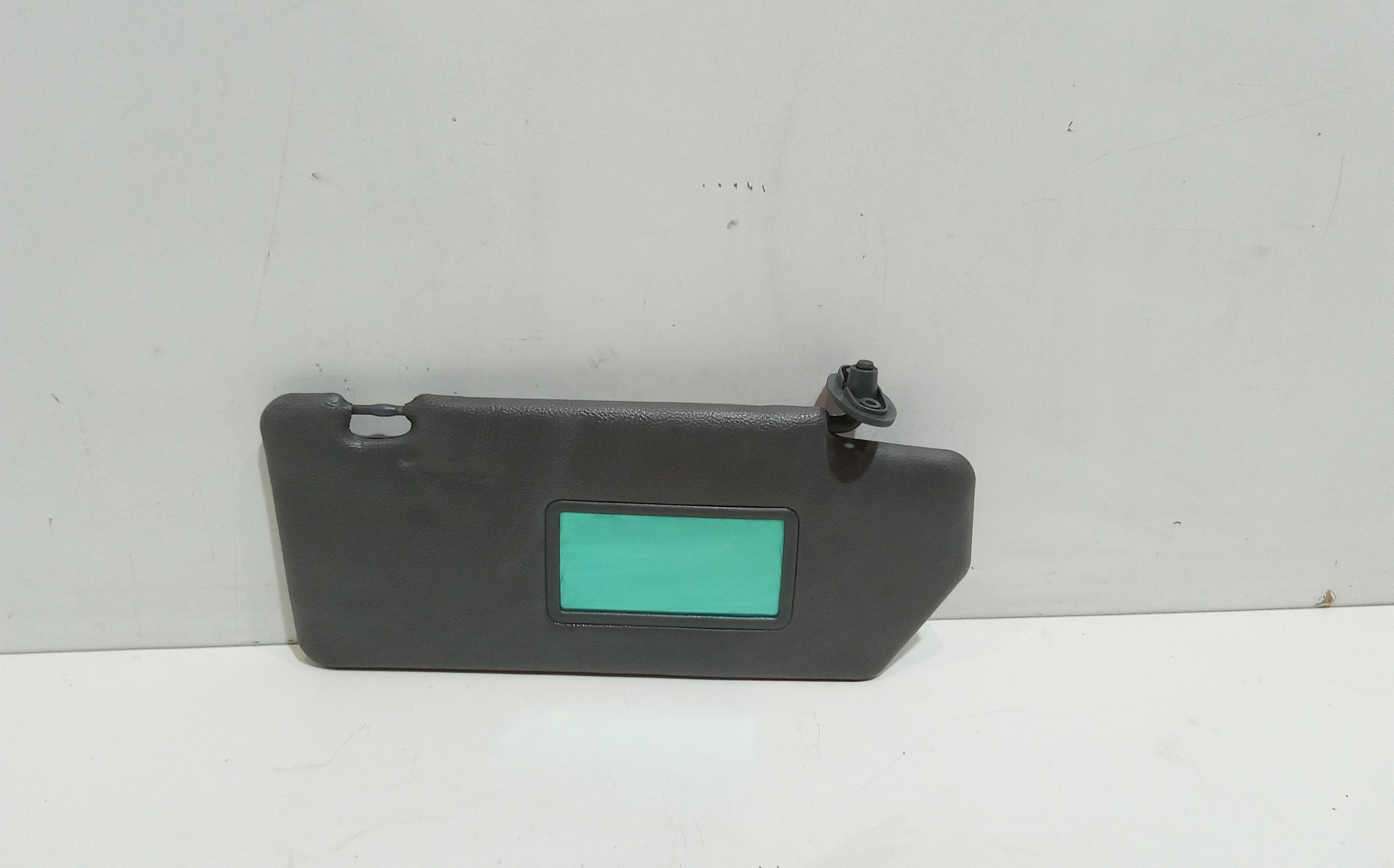 Aletta Parasole Parabrezza Destro A16981004107H48 Usato