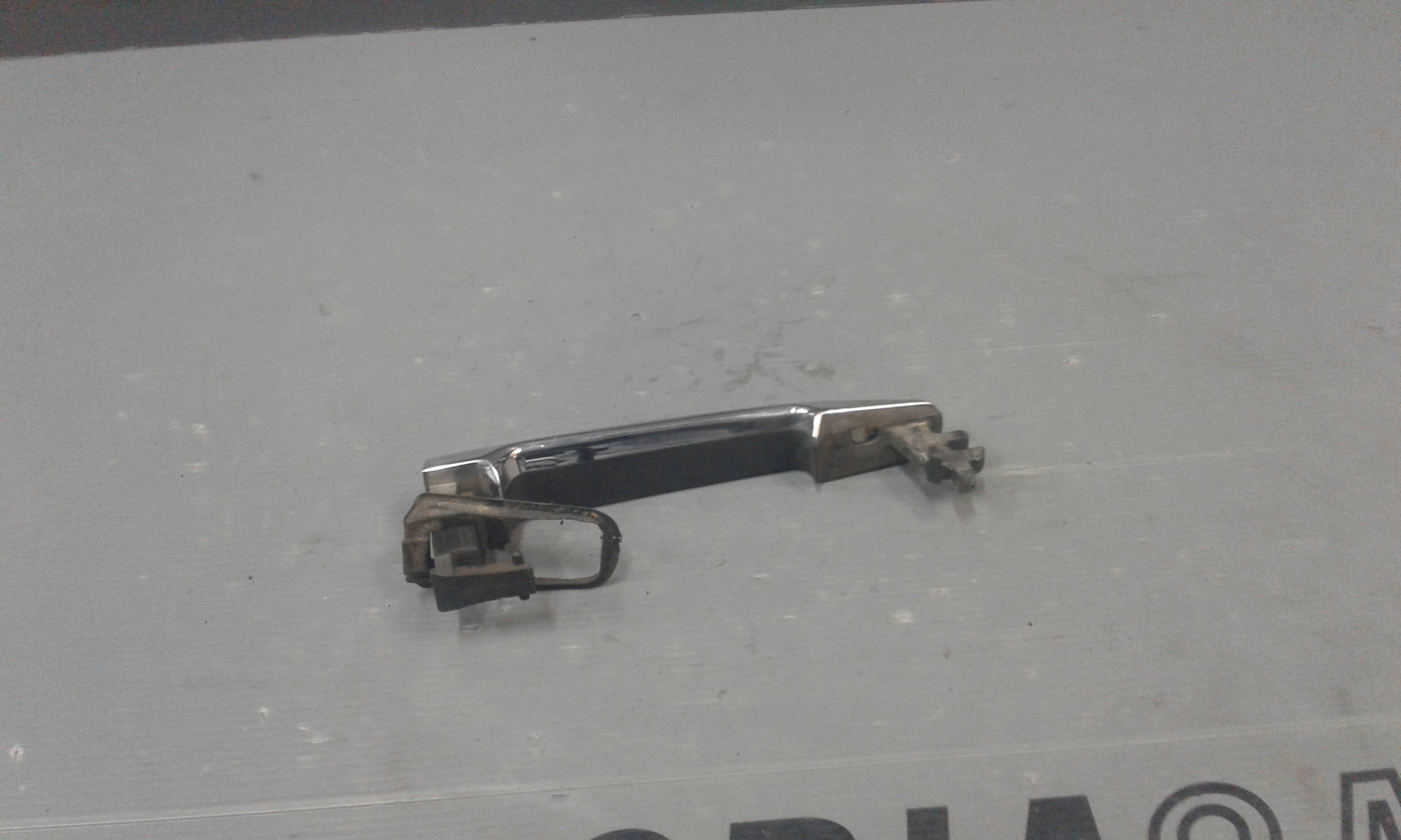 Maniglia Porta Ant. Sinistro A2107600170 Usato