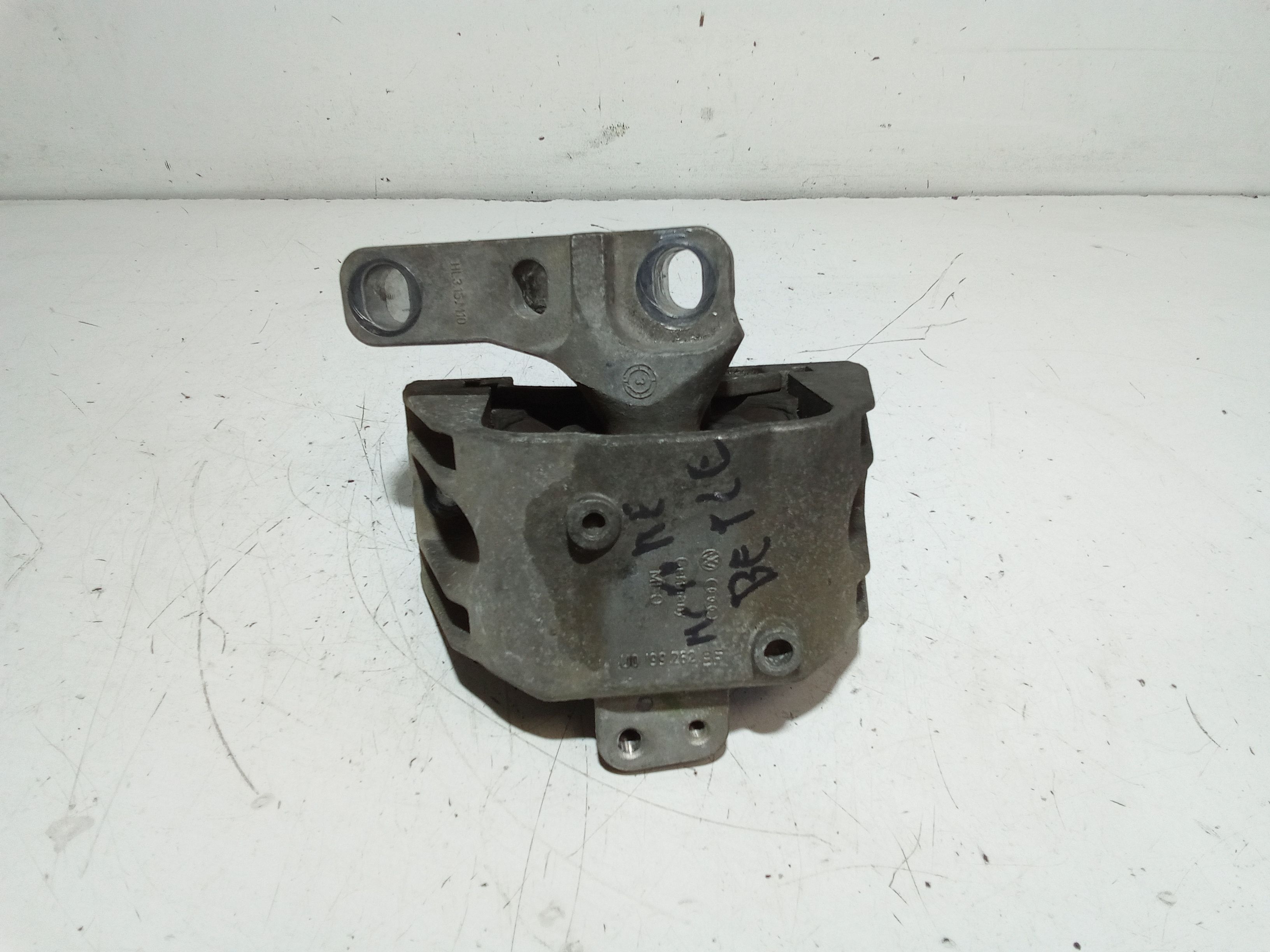 Piastra Alloggiamento Supporto Motore (Con Eventuale Bielletta O Tirante Associato) Usato