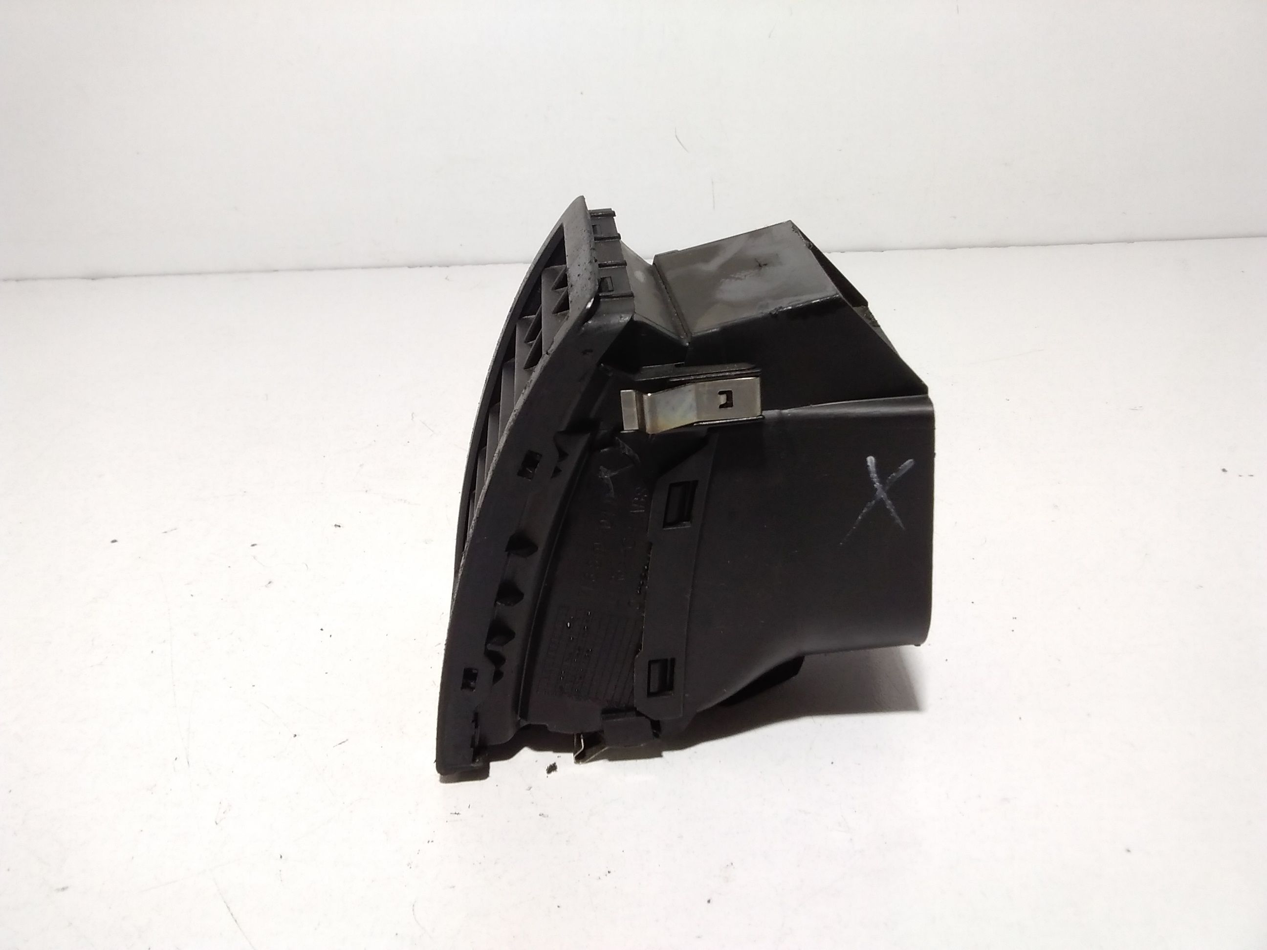 Condotto Aria Bocchette Lat. Cruscotto Destro 7L6819870 Usato