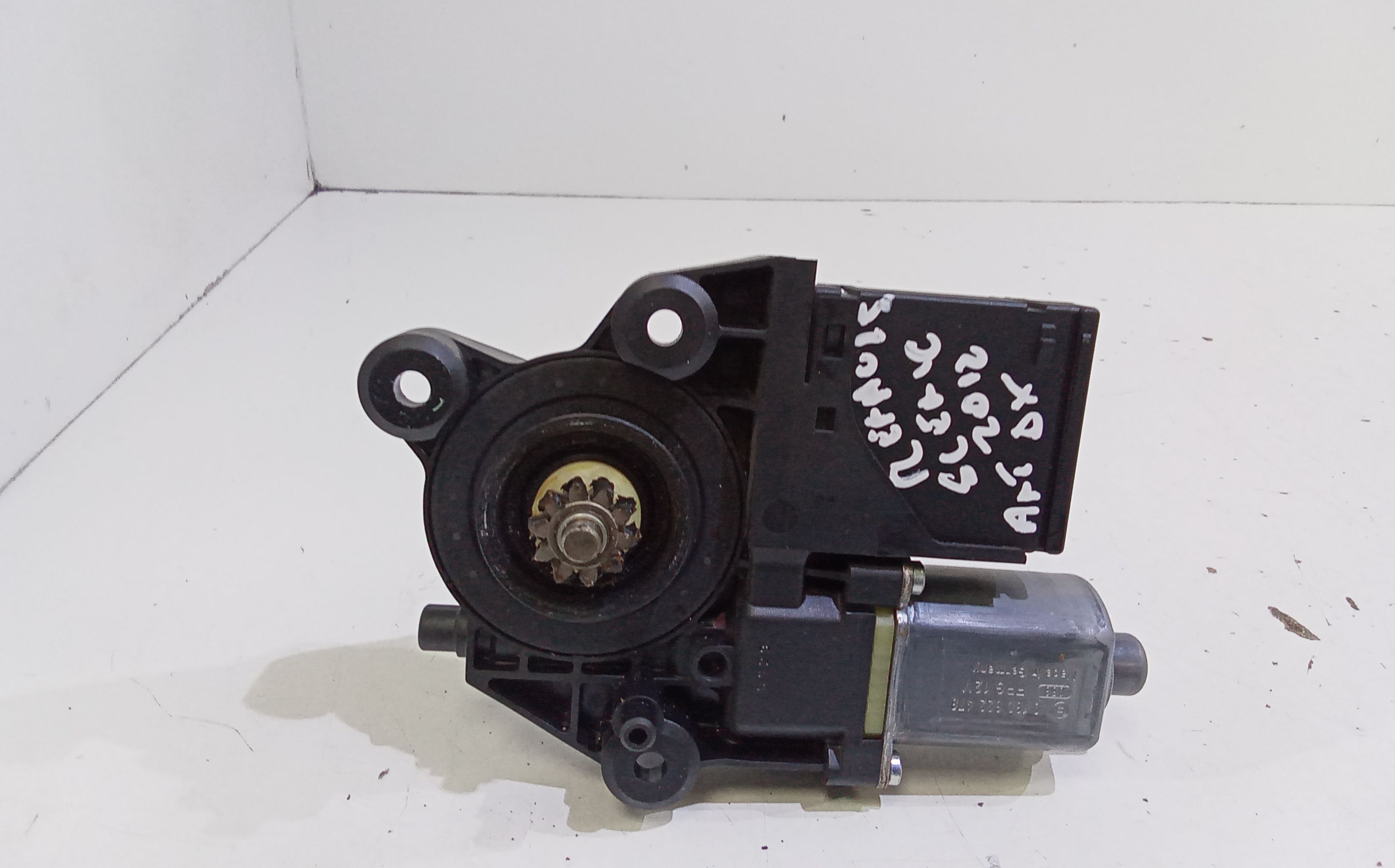 Motorino Alzacristallo Porta Ant. Destro 807302741R Usato