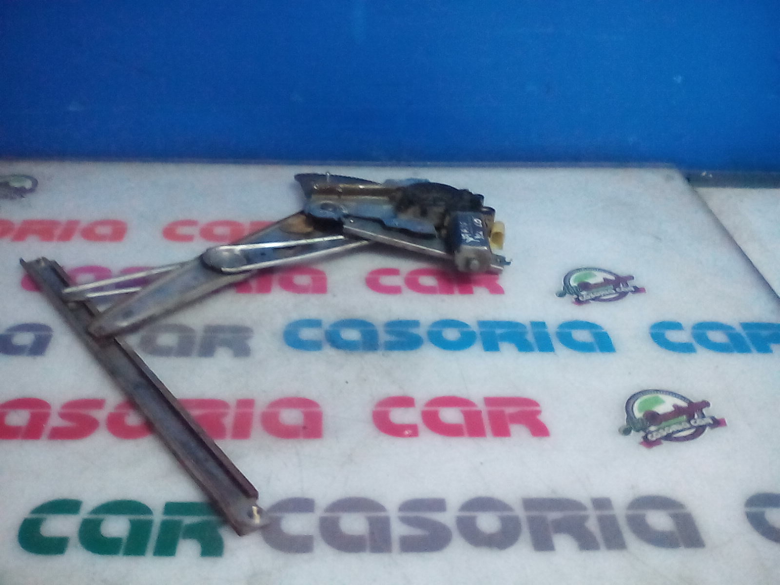 Alzacristallo Porta Ant. Destro 698100D010 Usato