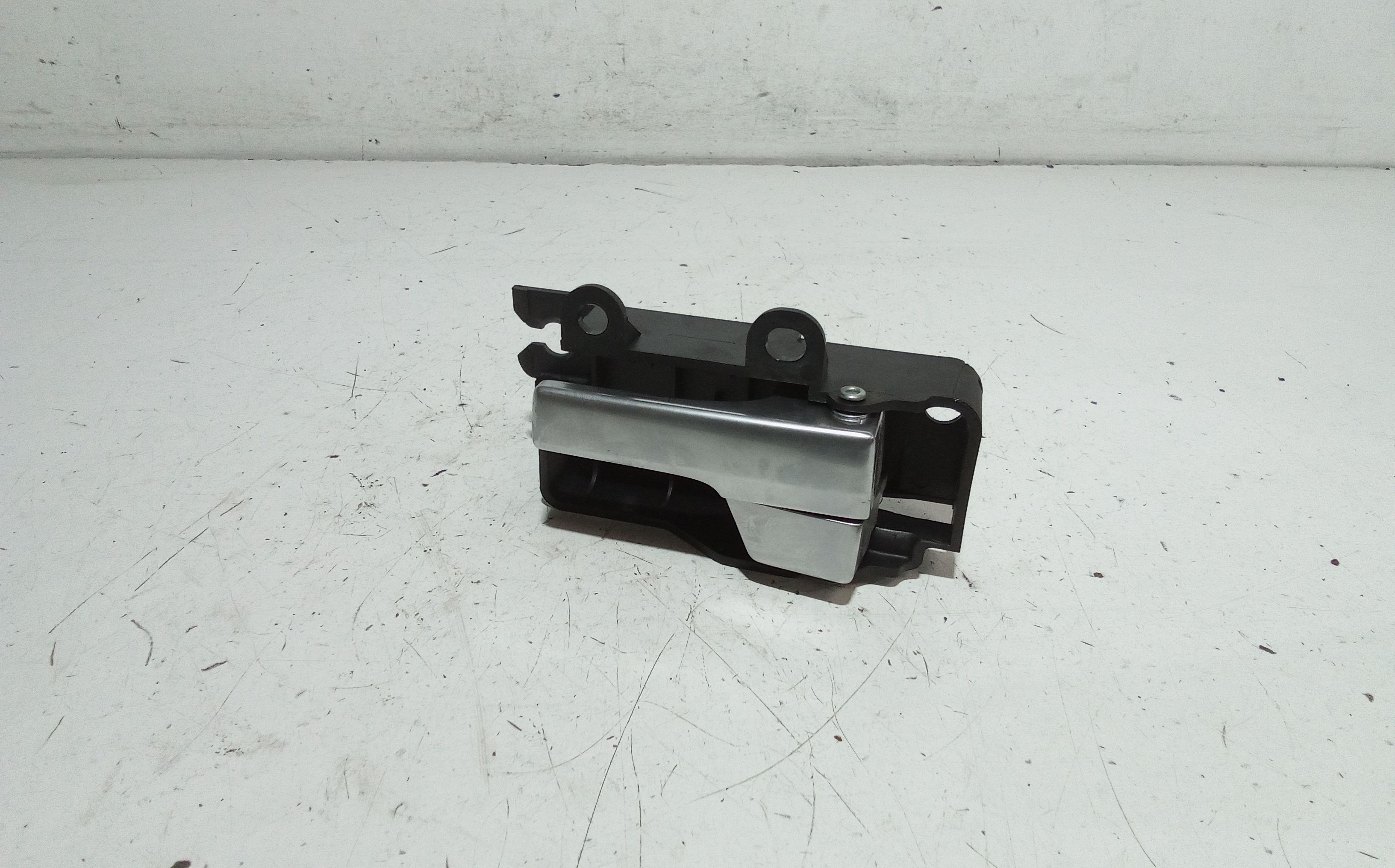 Maniglia Int. Apertura Porta Post. Sinistro 1470113 Usato