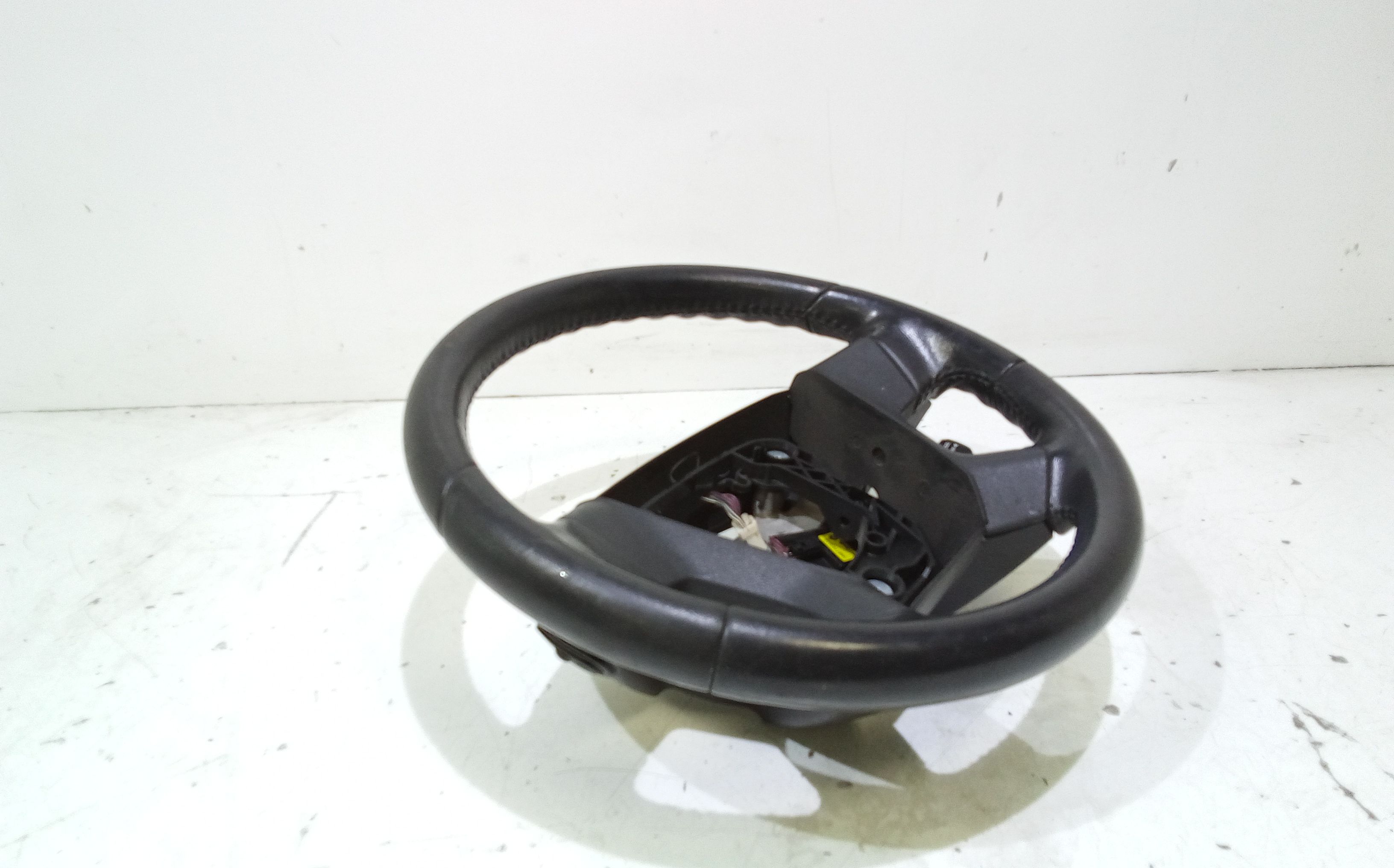 Volante K1EB83DK5AA Usato