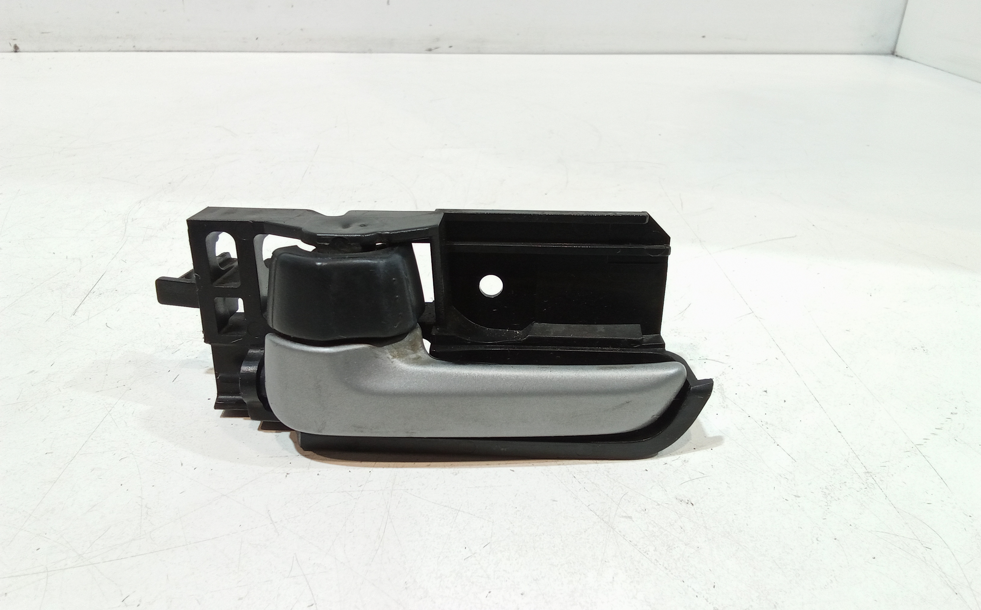 Maniglia Int. Apertura Porta Ant. Sinistro 93195907 Usato