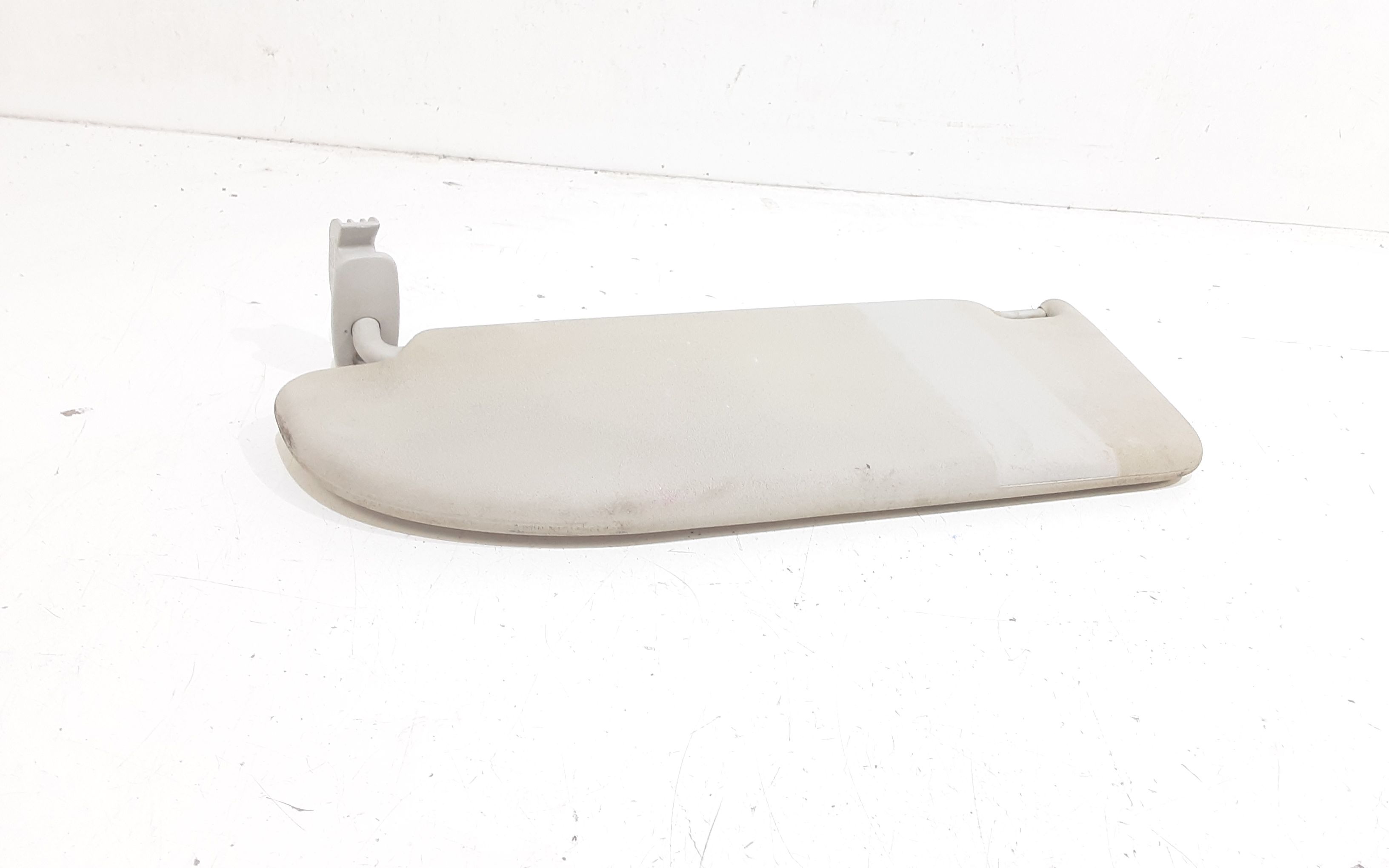 Aletta Parasole Parabrezza Sinistro 6L1857551A5W9 Usato