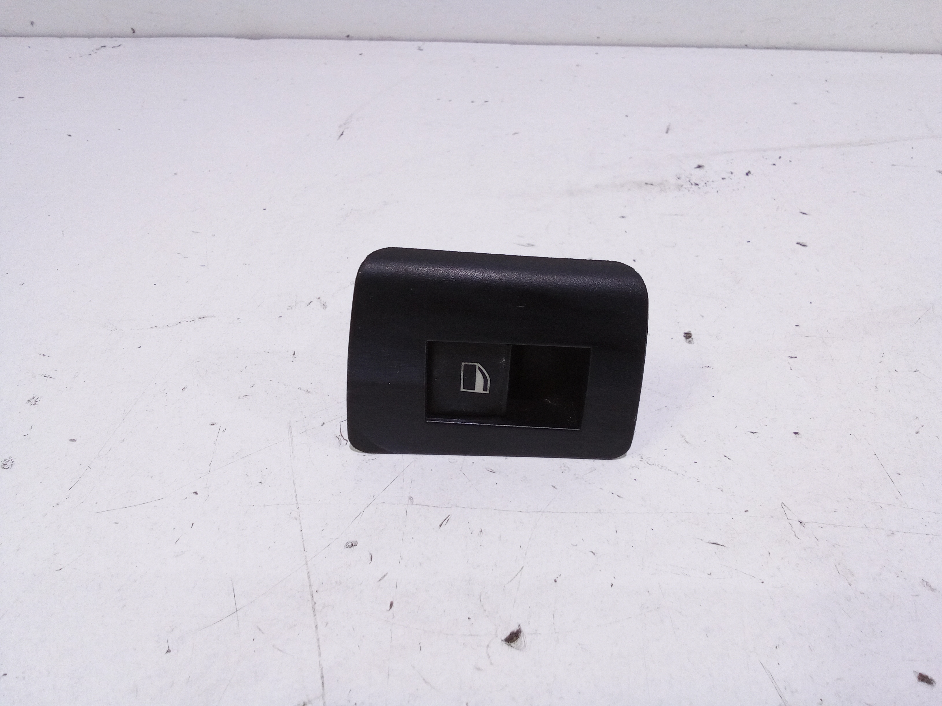 Interruttore Alzacristalli Porta Post. Destro Usato