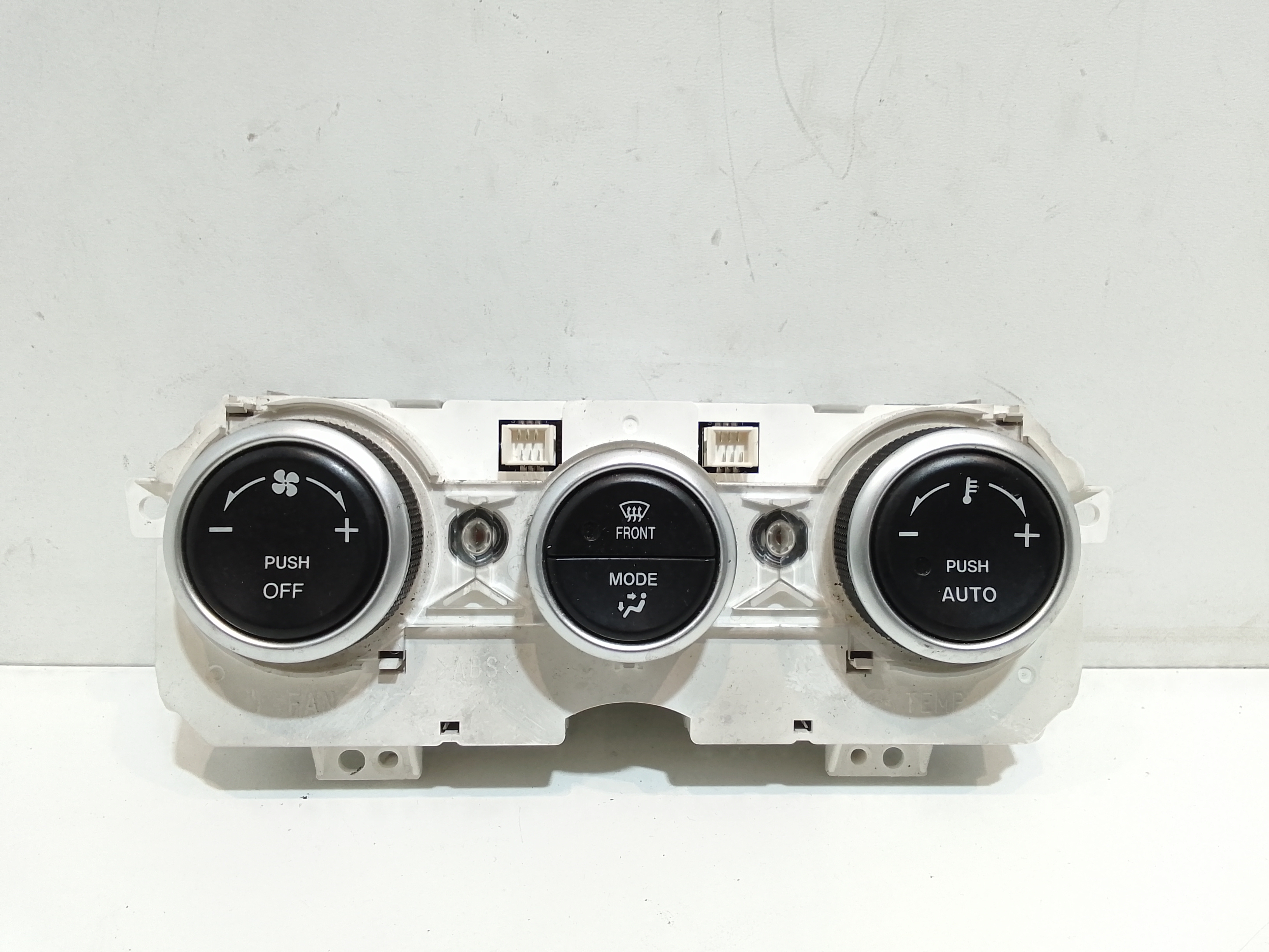 Blocco Comando Climatizzazione GJ6A61190A Usato