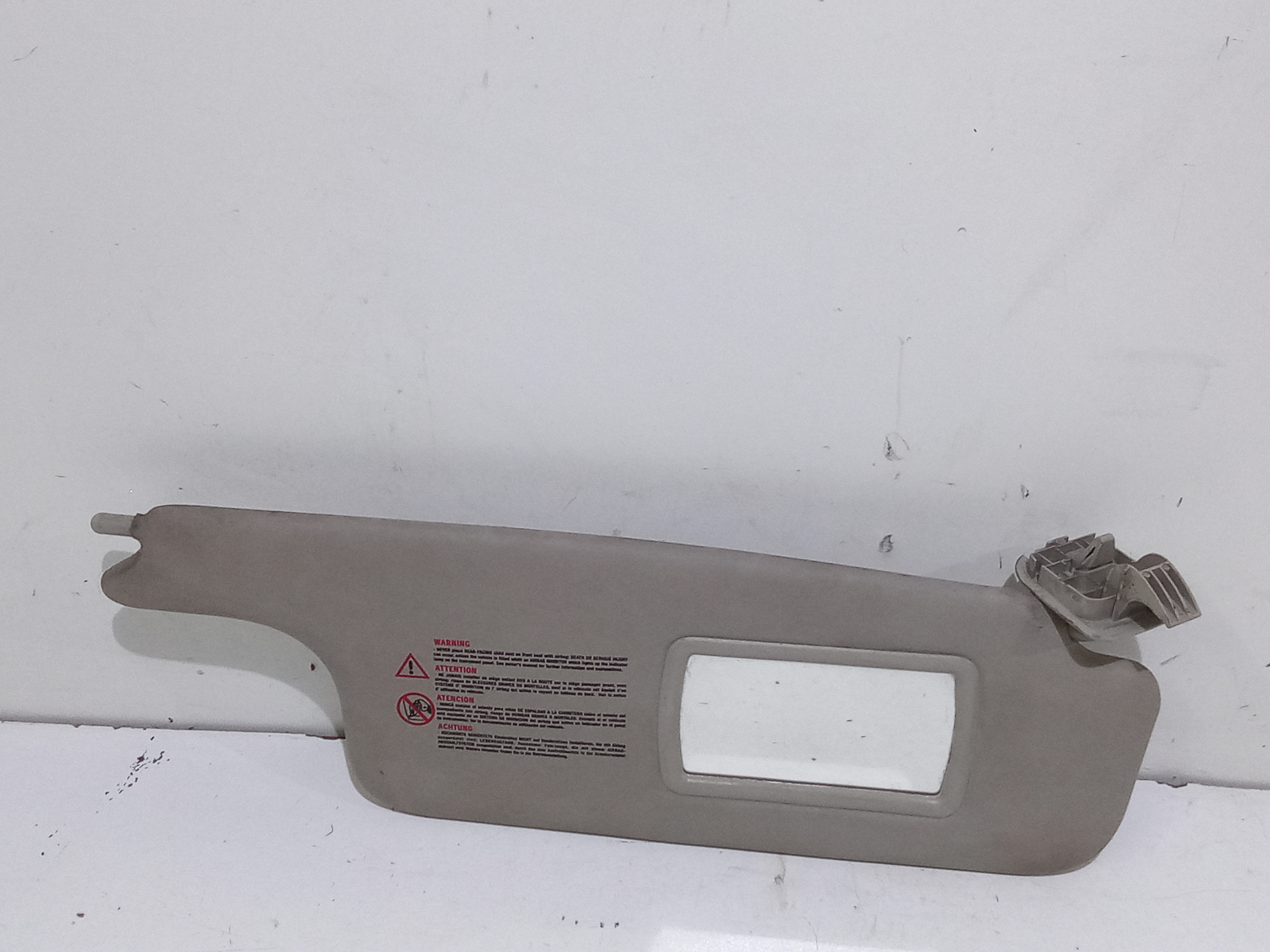 Aletta Parasole Parabrezza Destro 8200246819 Usato