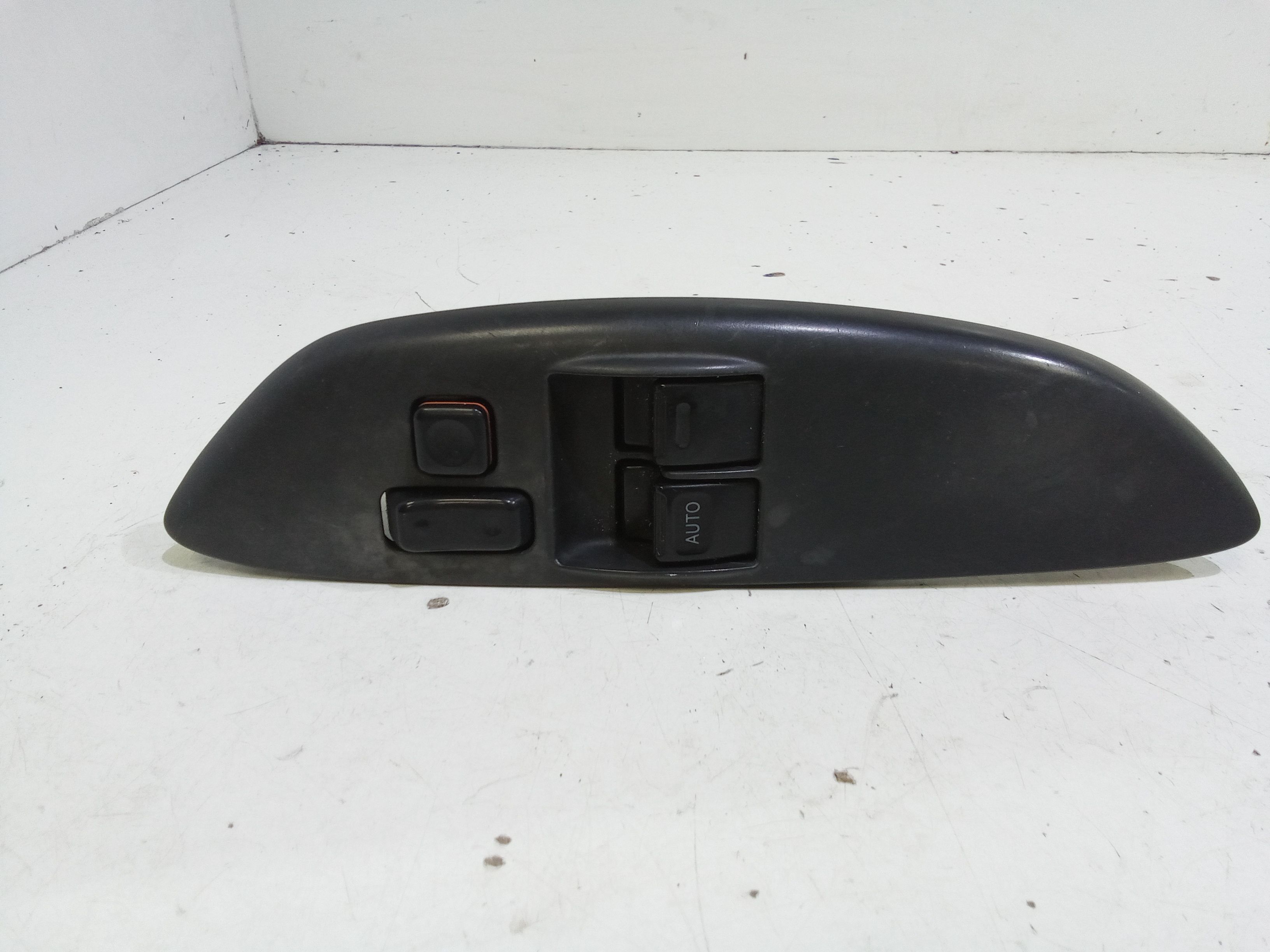 Interruttore Alzacristalli Porta Ant. Sinistro 848200D040 Usato