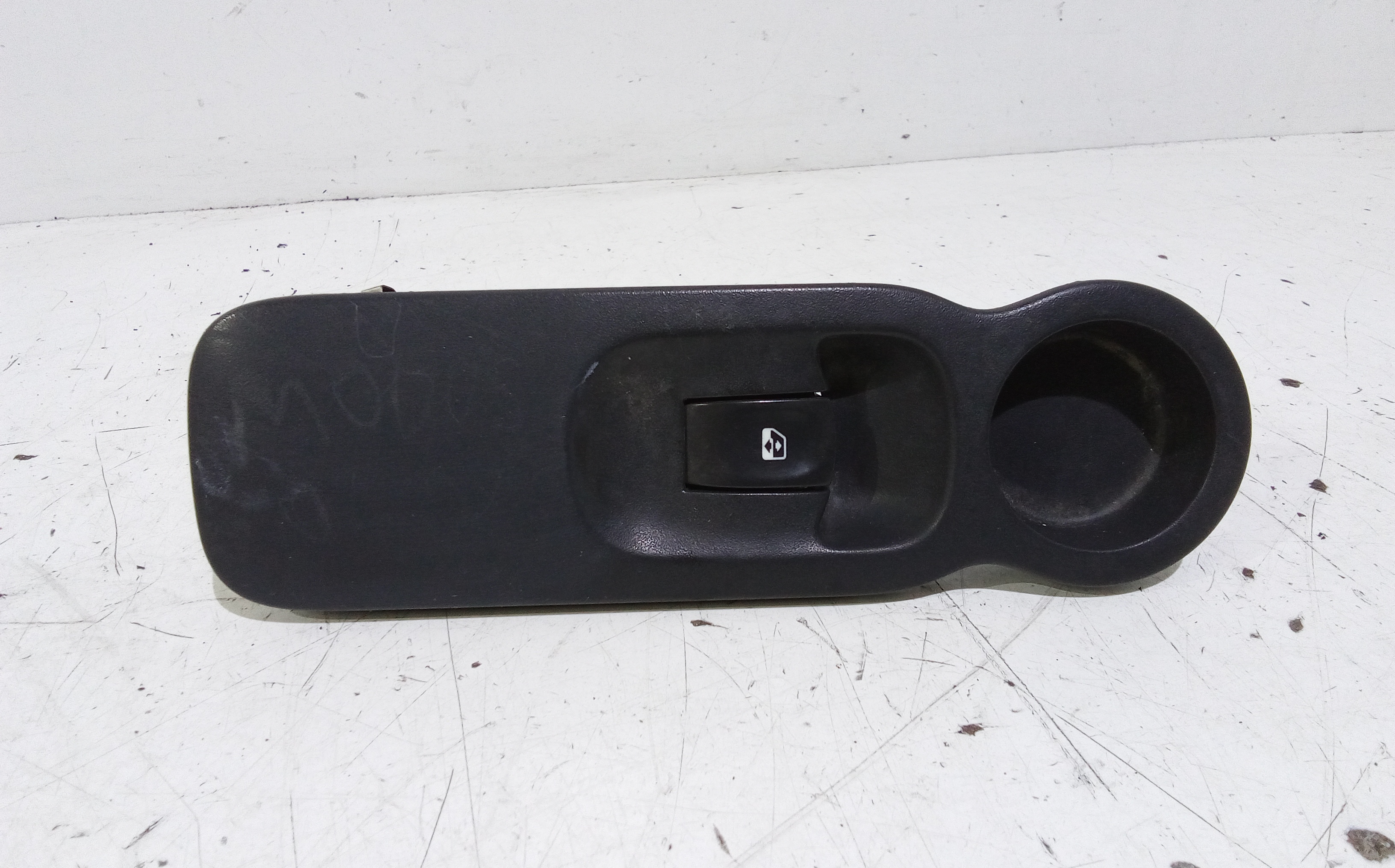 Interruttore Alzacristalli Porta Ant. Destro 8200214936 Usato